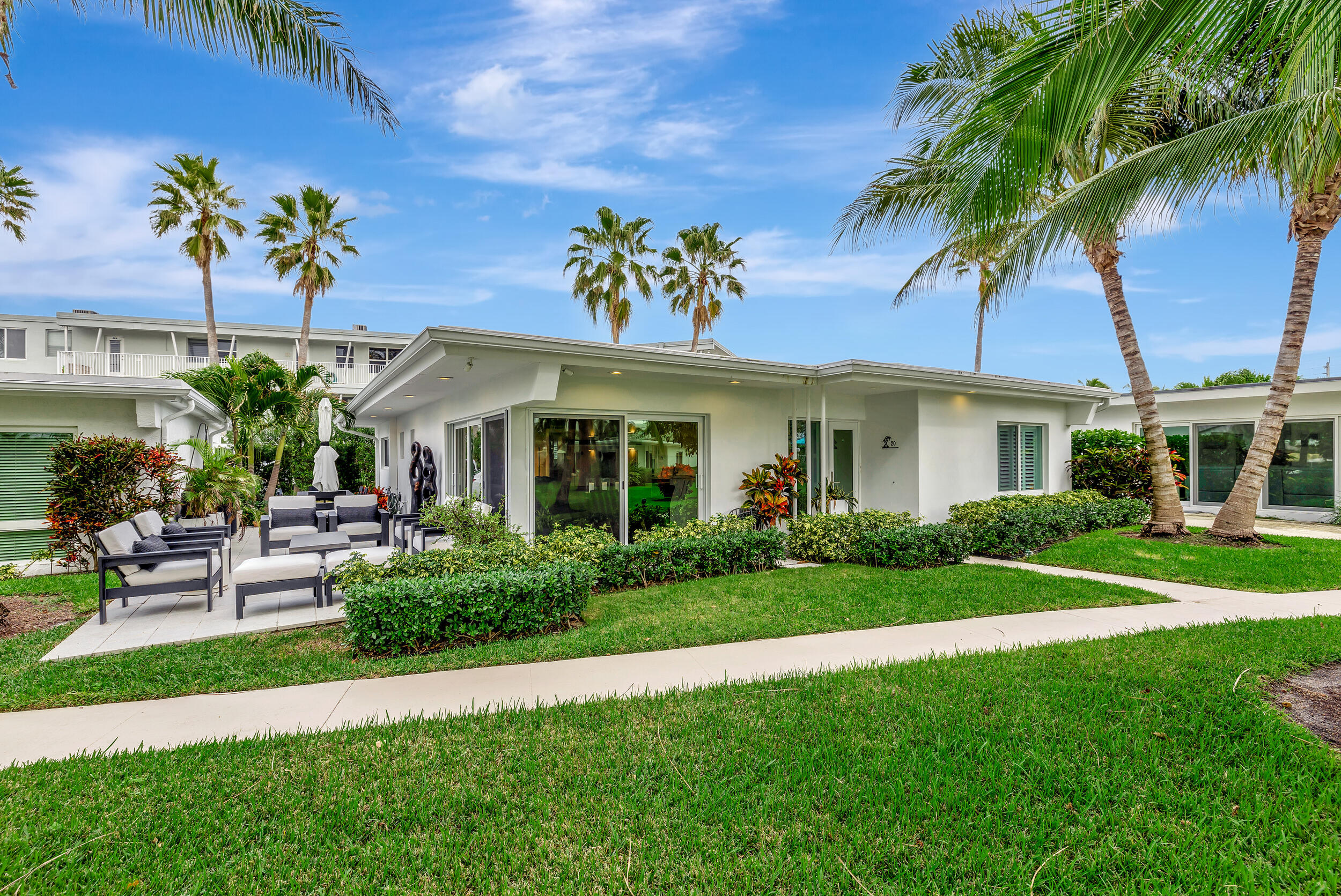 View details of listing 1212 Hillsboro Mile 20, Hillsboro Beach, FL 33062 Hillsboro Beach with MLS#