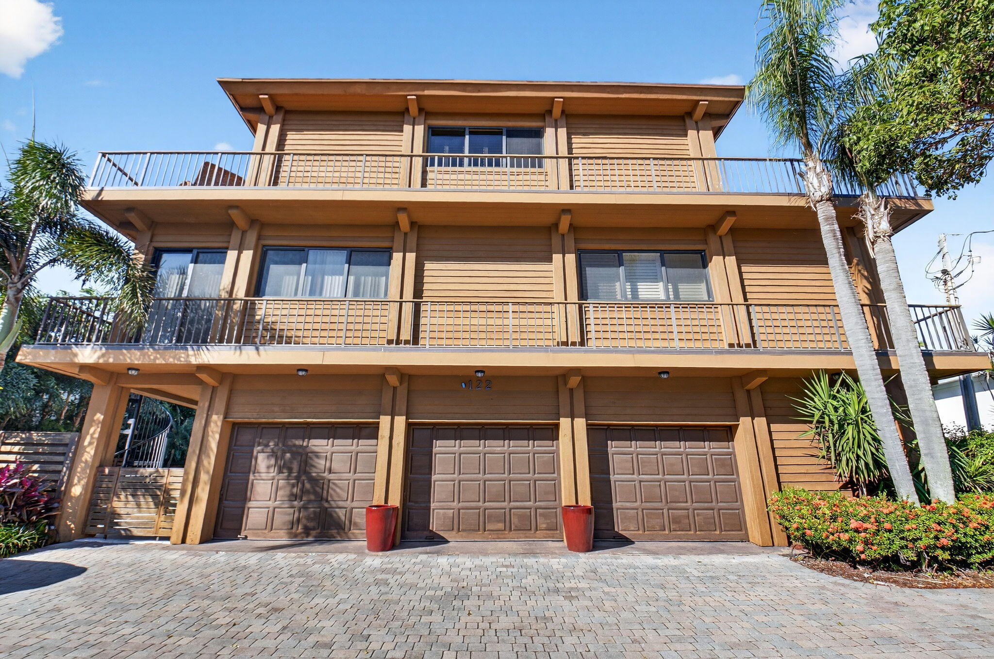 View details of listing 122 Andrews Avenue C, Delray Beach, FL 33483 Delray Beach with MLS#