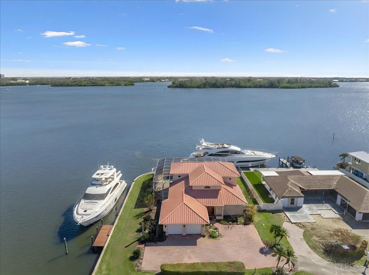 View details of listing 2 Seahorse Lane, Vero Beach, FL 32960 Vero Beach with MLS#