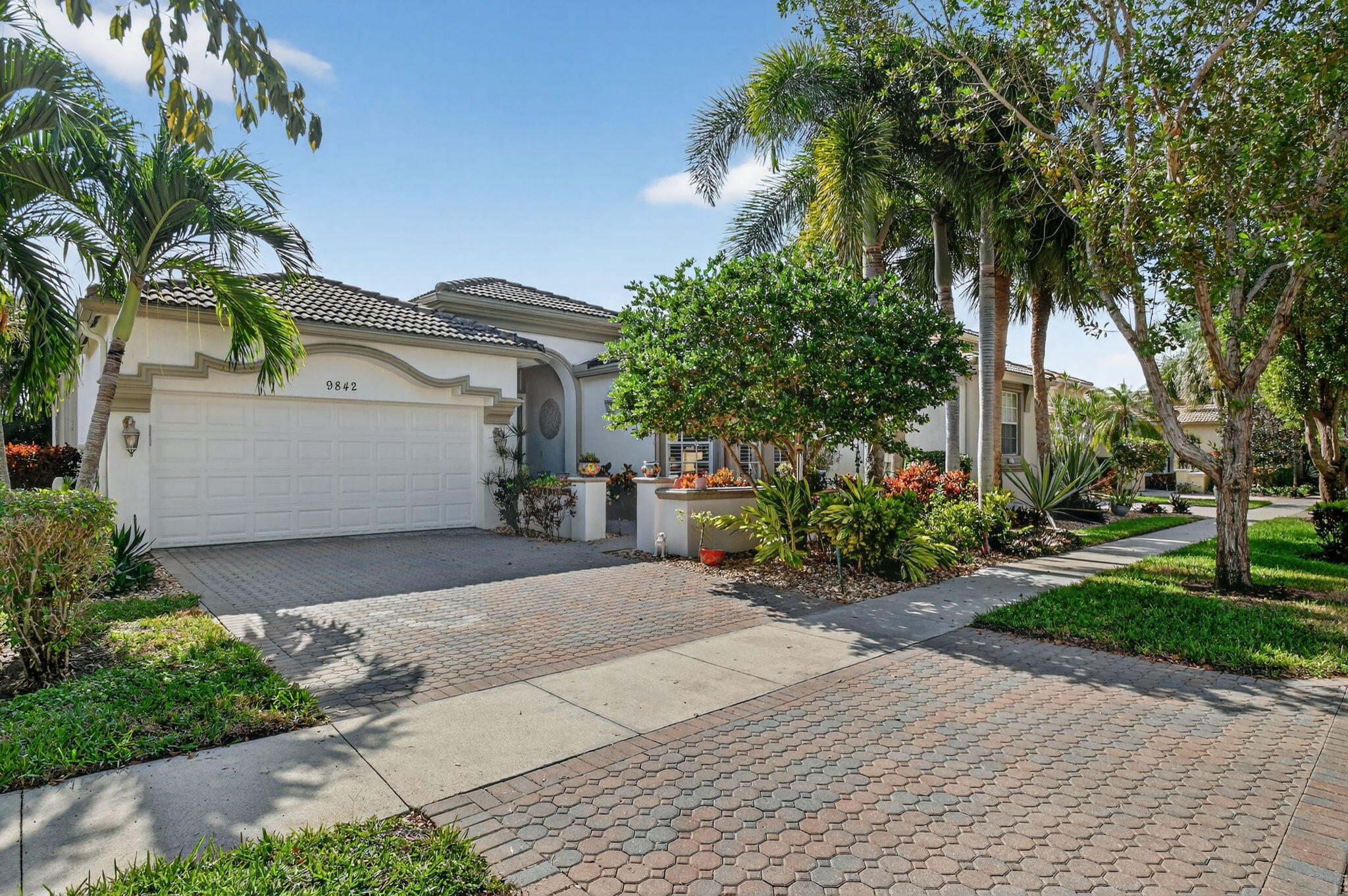 View details of listing 9842 Via Elegante, Wellington, FL 33411 Wellington with MLS#