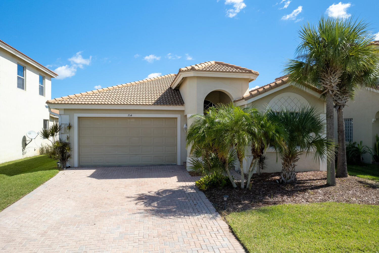 View details of listing 754 Aberfoyle Avenue, Fort Pierce, FL 34947 Fort Pierce with MLS#