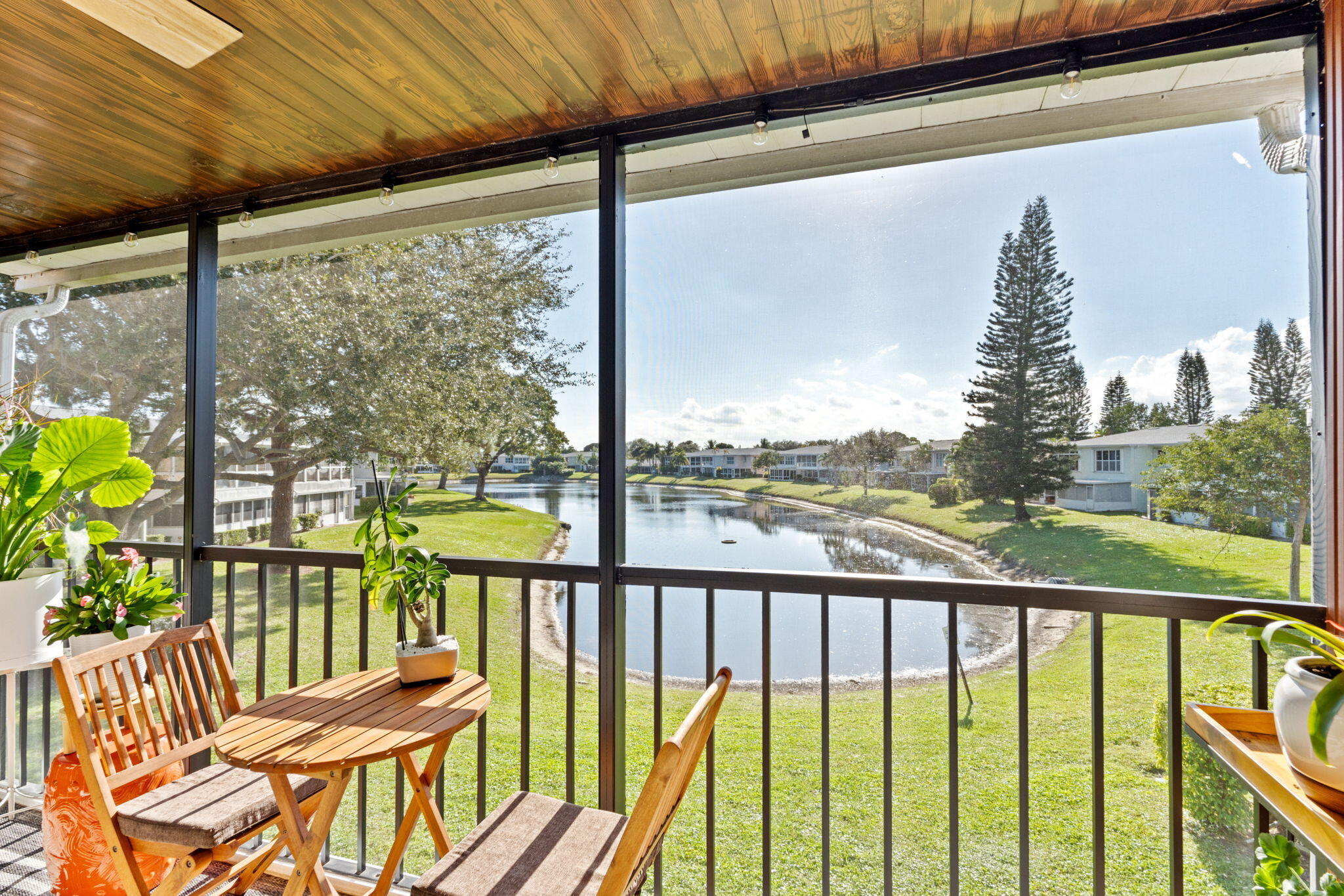 View details of listing 1540 NW 18th Avenue 203, Delray Beach, FL 33445 Delray Beach with MLS#