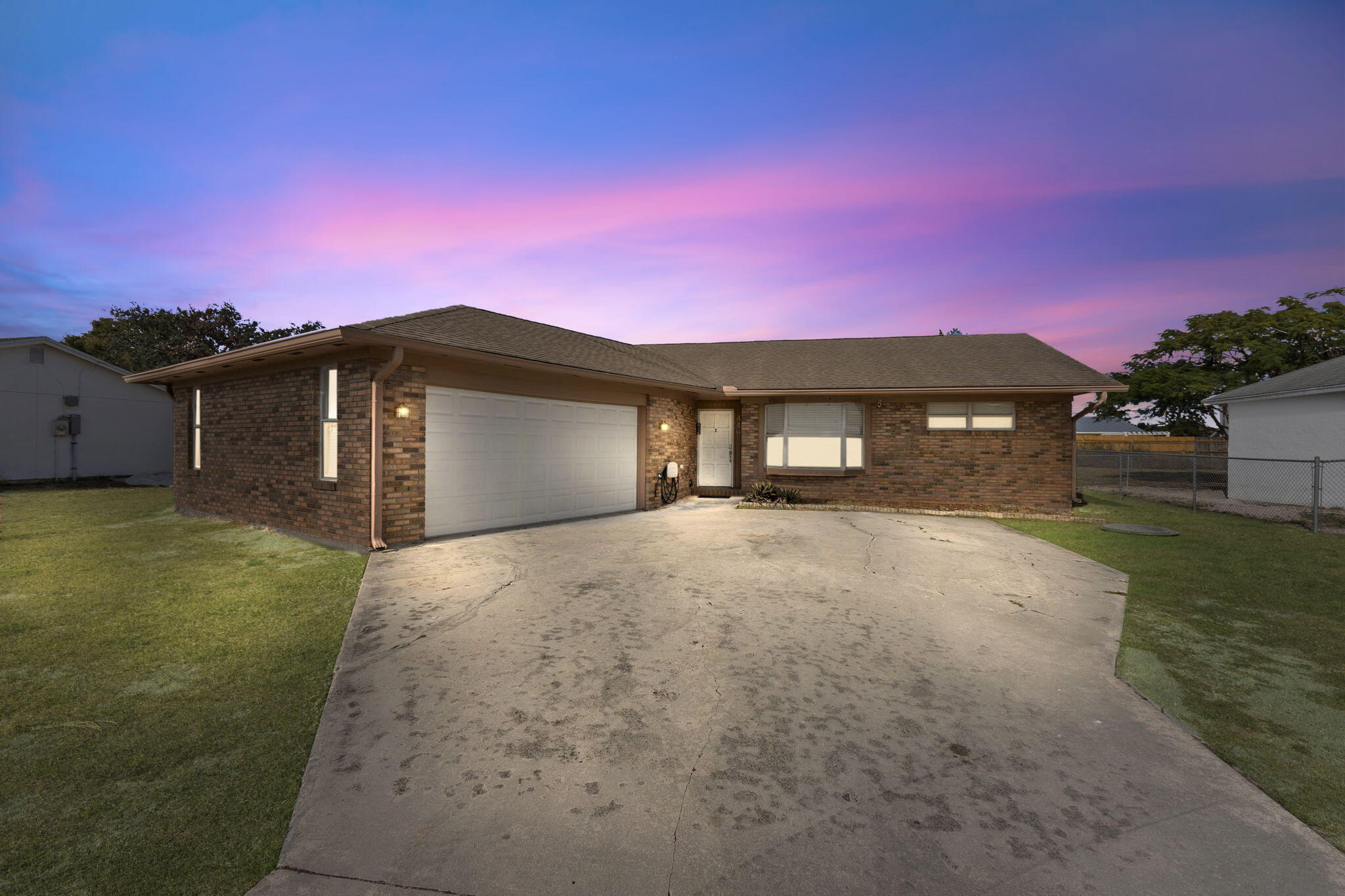 View details of listing 449 SE Oakridge Drive, Port St. Lucie, FL 34984 Port St. Lucie with MLS#