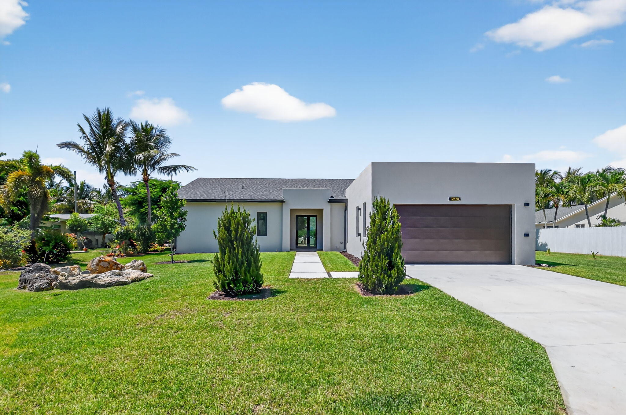 Listing  3920 Espan Court, Palm Springs, FL 33461, Palm Springs, FL 33461