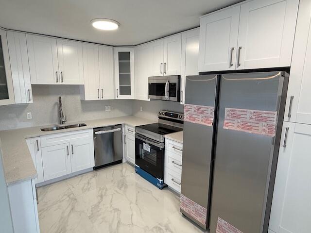 View details of listing 810 Lake Shore Drive 19, Lake Park, FL 33403 Lake Park with MLS#
