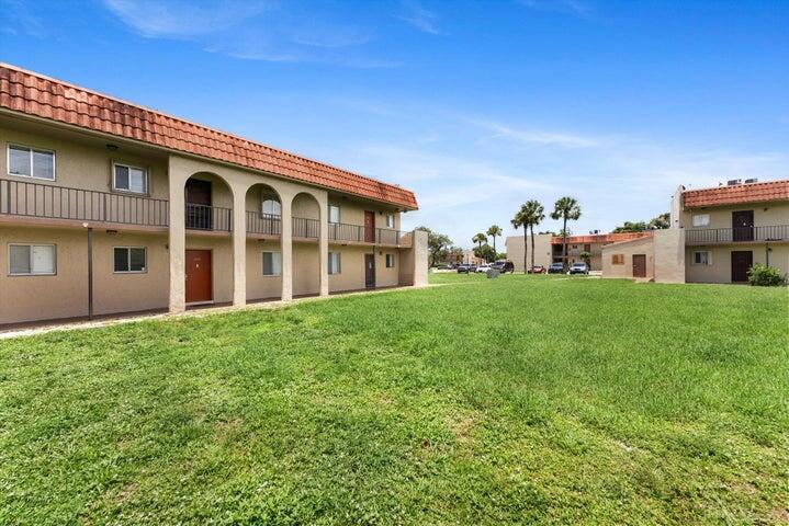 View details of listing 6094 Forest Hill Boulevard 106, West Palm Beach, FL 33415 West Palm Beach with MLS#