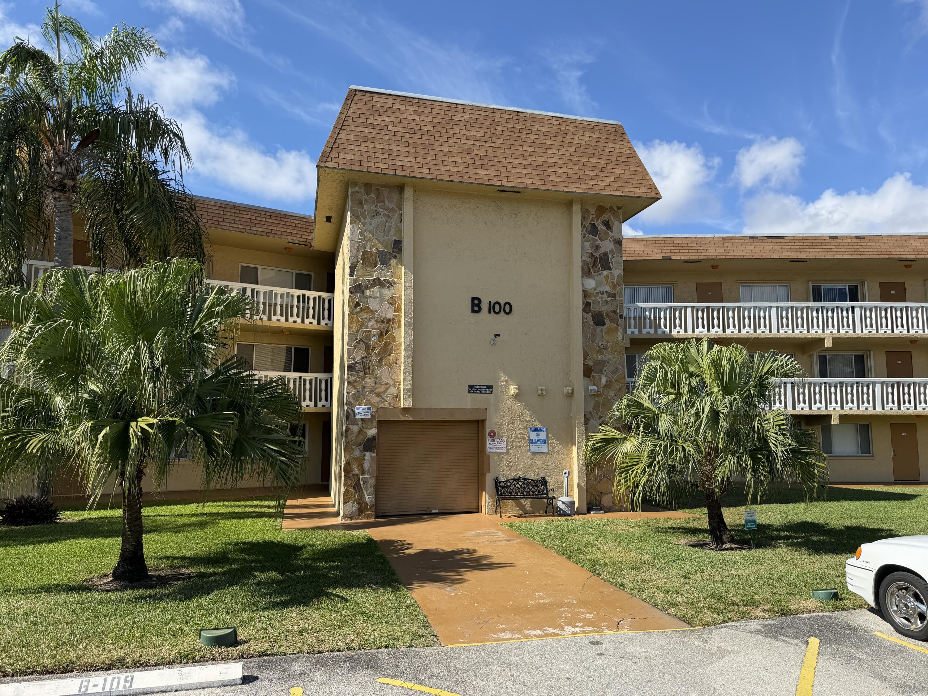 View details of listing 100 Village Green Circle E 312, Palm Springs, FL 33461 Palm Springs with MLS#