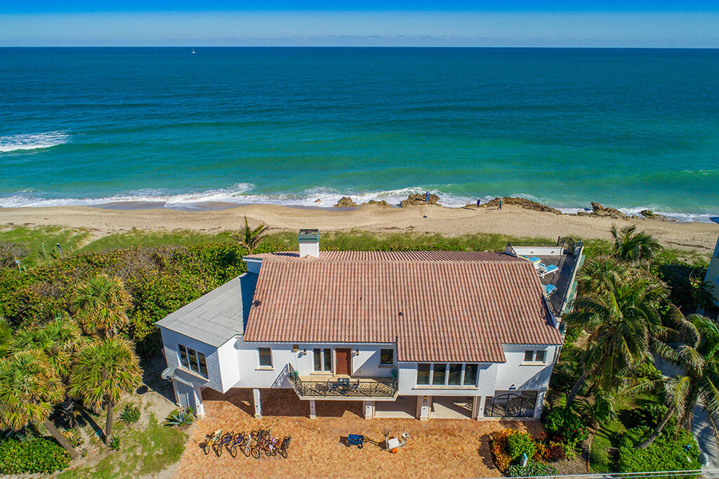 View details of listing 23 NE Macarthur Boulevard, Stuart, FL 34996 Stuart with MLS#