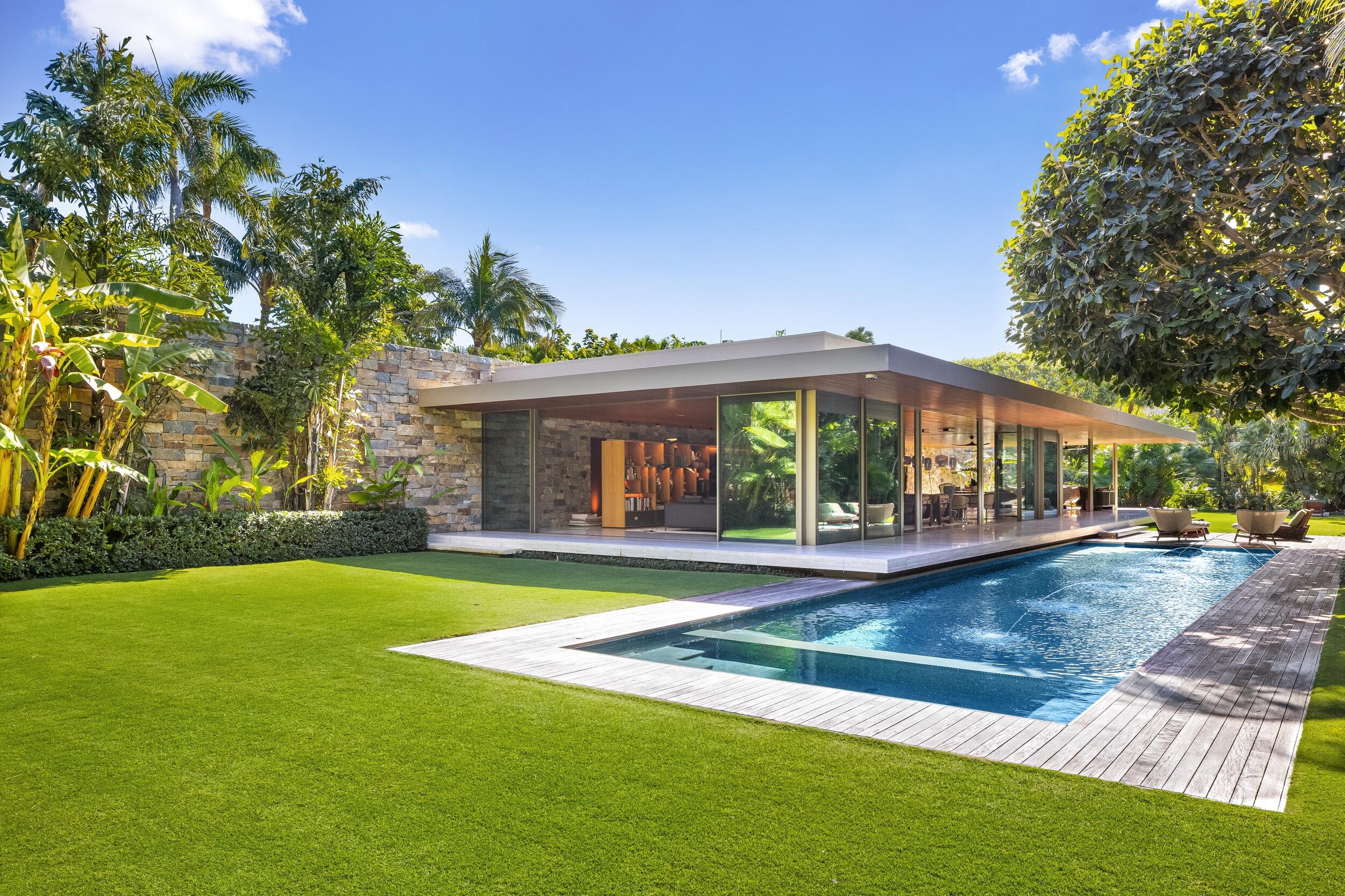 View details of listing 195 Via Marina, Palm Beach, FL 33480 Palm Beach with MLS# 