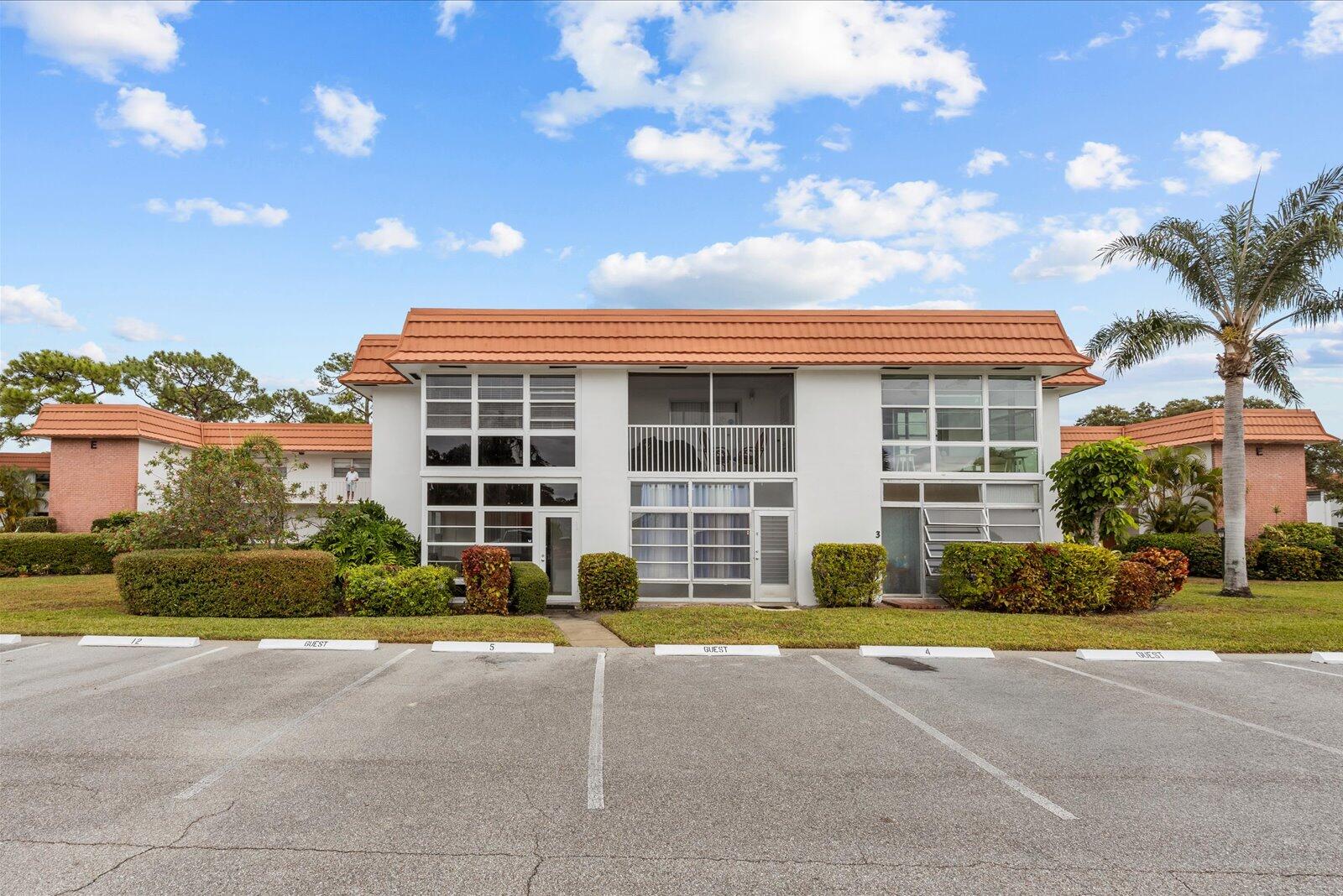 View details of listing 2600 SE Ocean Boulevard E5, Stuart, FL 34996 Stuart with MLS# 