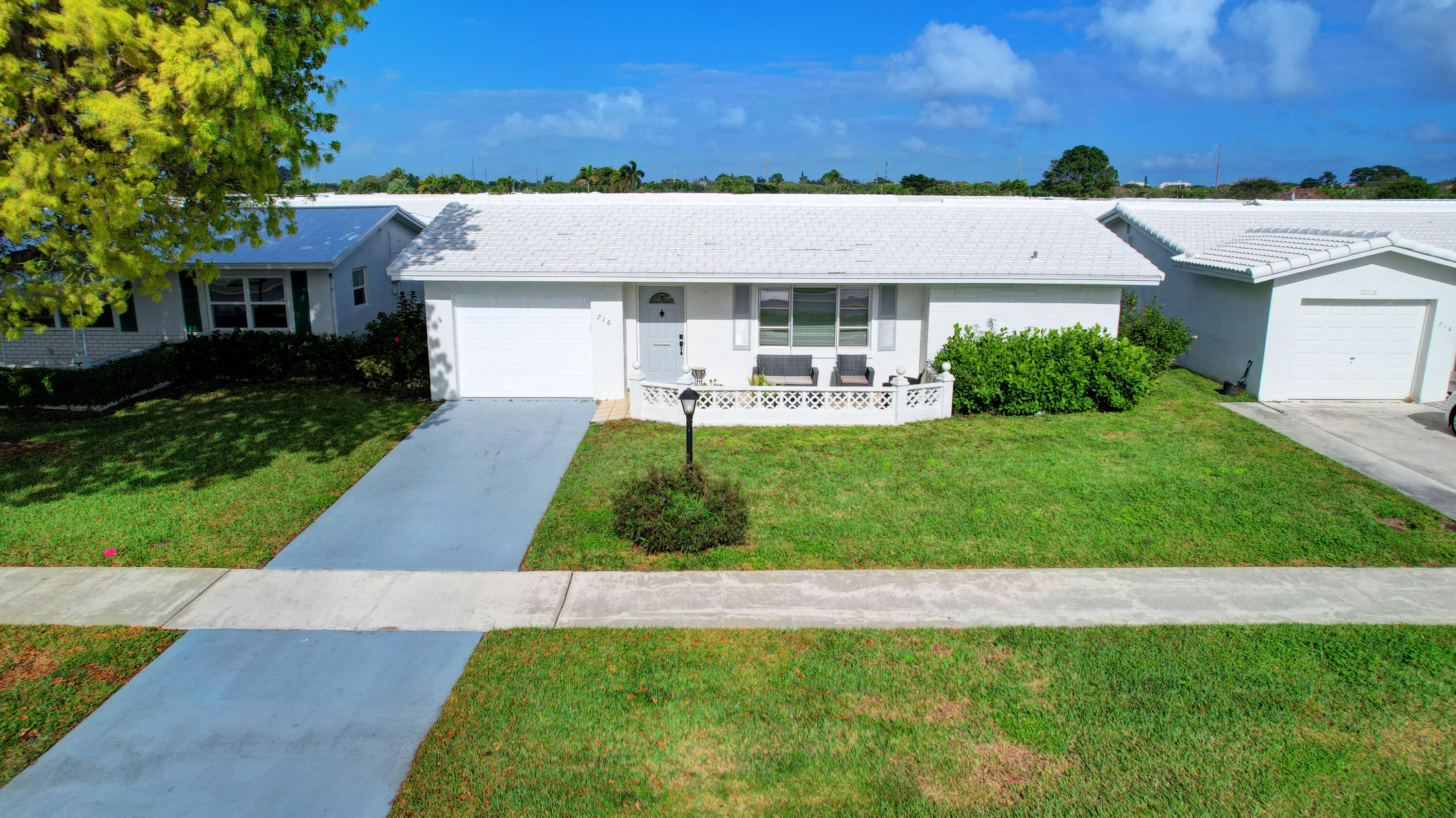 View details of listing 716 SW 18th Street, Boynton Beach, FL 33426 Boynton Beach with MLS# 