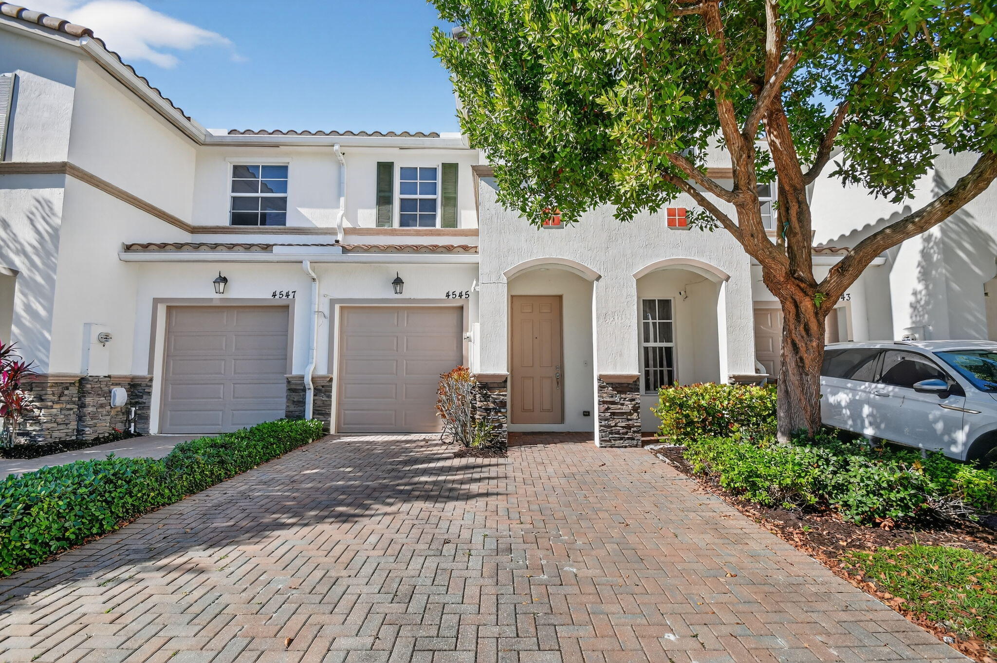 View details of listing 4545 Tara Cove Way, West Palm Beach, FL 33417 West Palm Beach with MLS# 