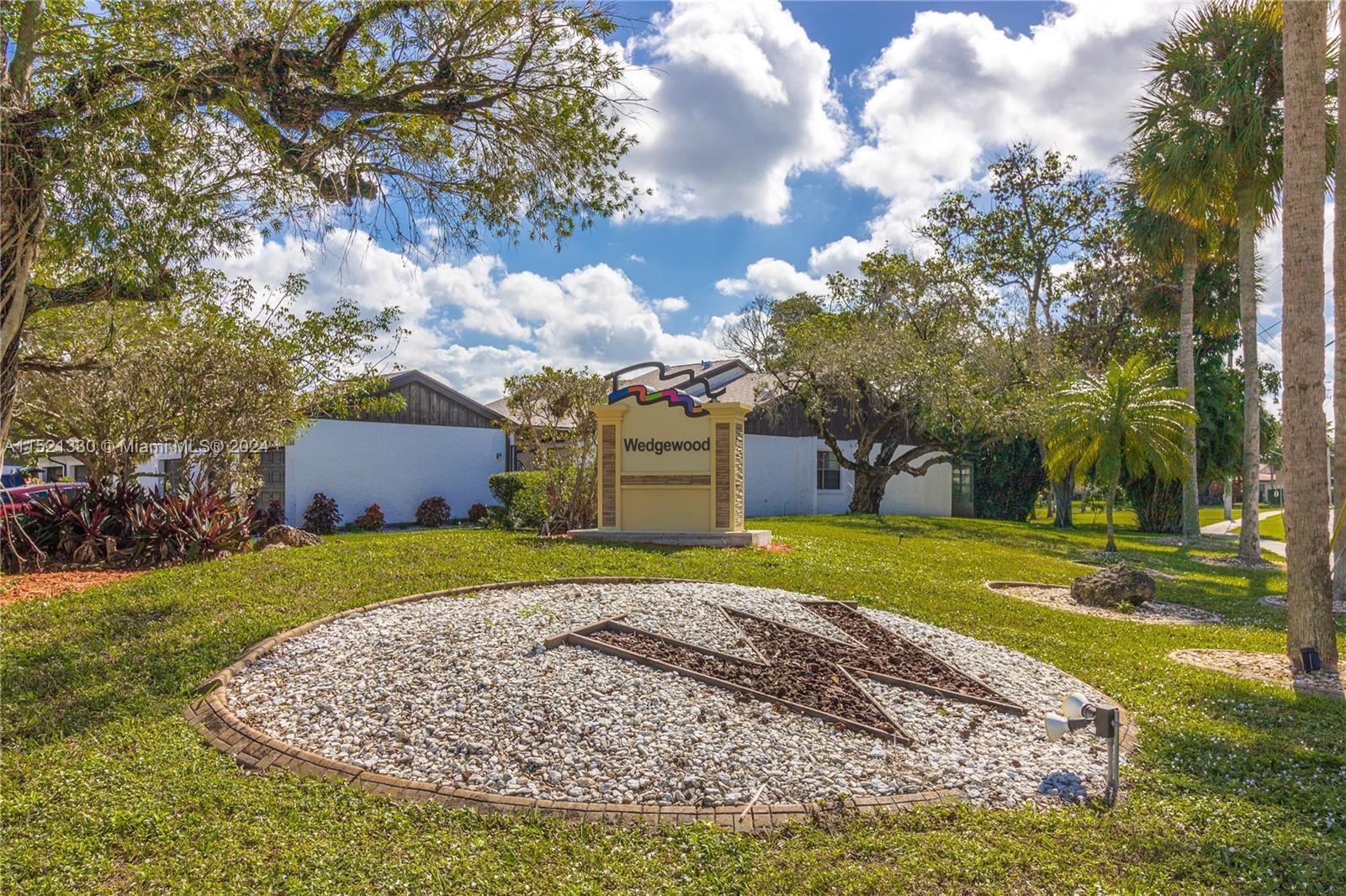 View details of listing 6343 W Pinehurst Cir W W D36, Tamarac, FL 33321 Tamarac with MLS# 