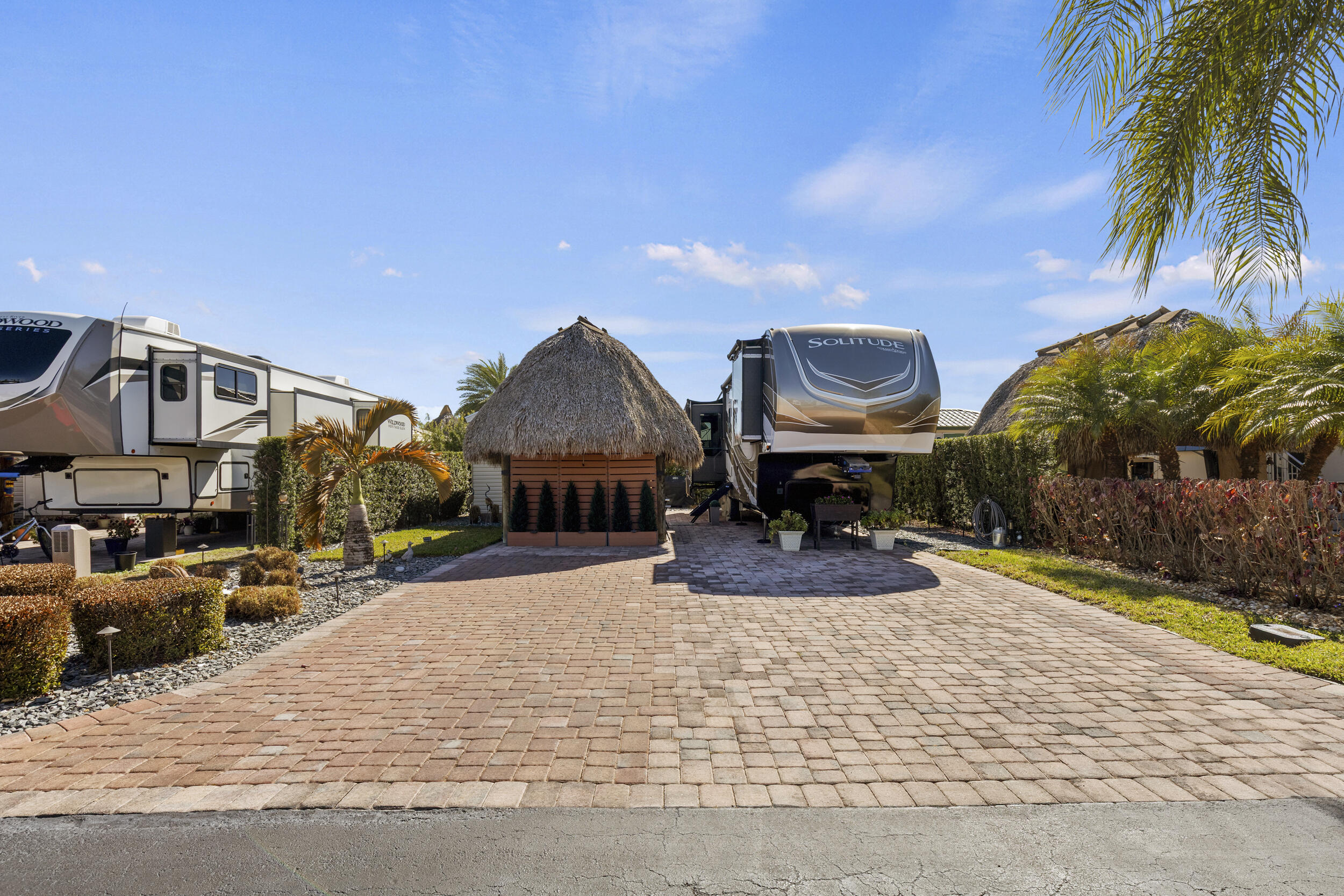 View details of listing 532 SW 38th Trace, Okeechobee, FL 34974 Okeechobee with MLS# 
