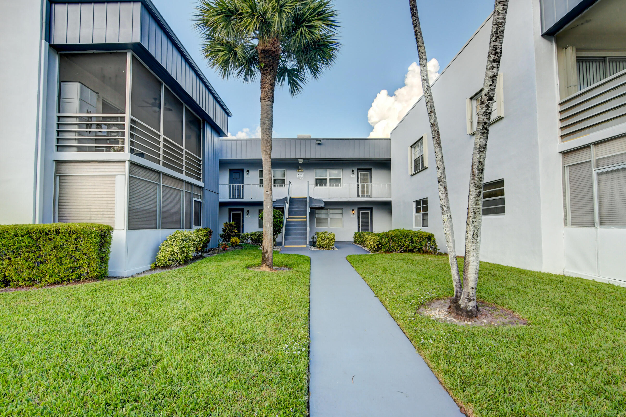 View details of listing 42 Burgundy A, Delray Beach, FL 33484 Delray Beach with MLS# 