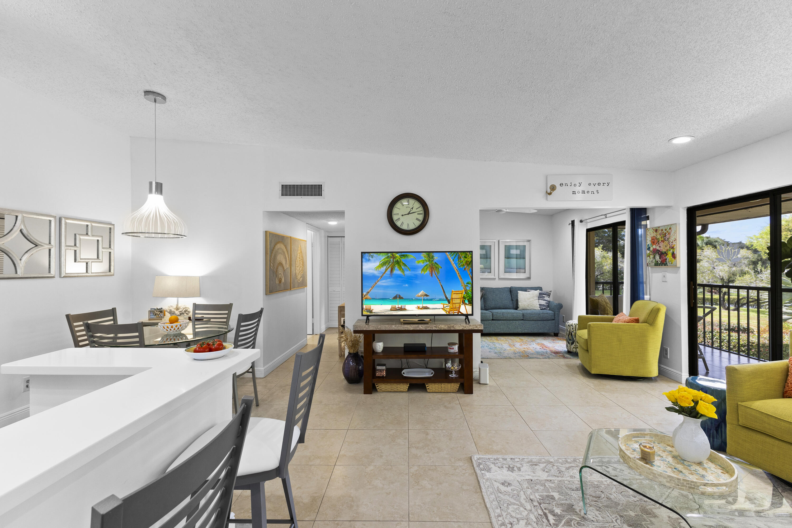 View details of listing 15492 Lakes Of Delray Boulevard 203, Delray Beach, FL 33484 Delray Beach with MLS# 