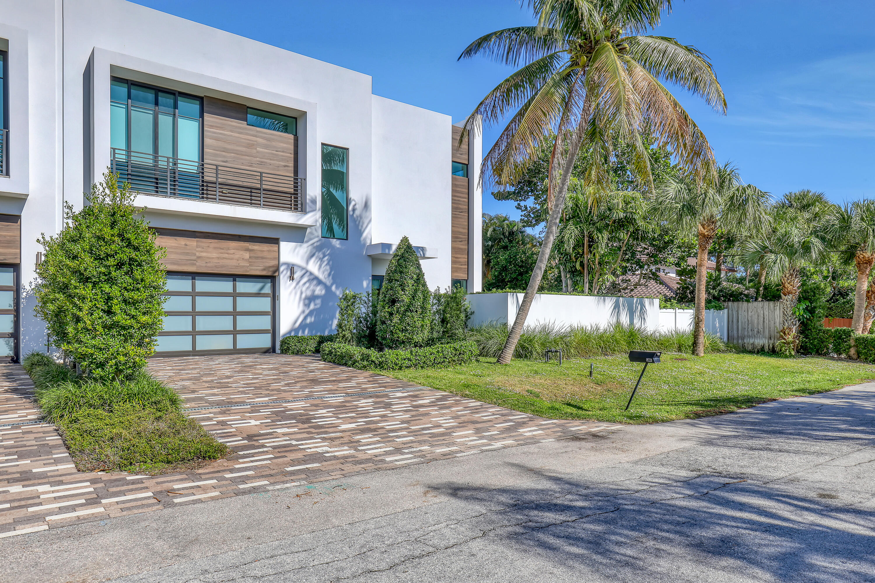 Listing  703 NE 5th Street, Delray Beach, FL 33483, Delray Beach, FL 33483