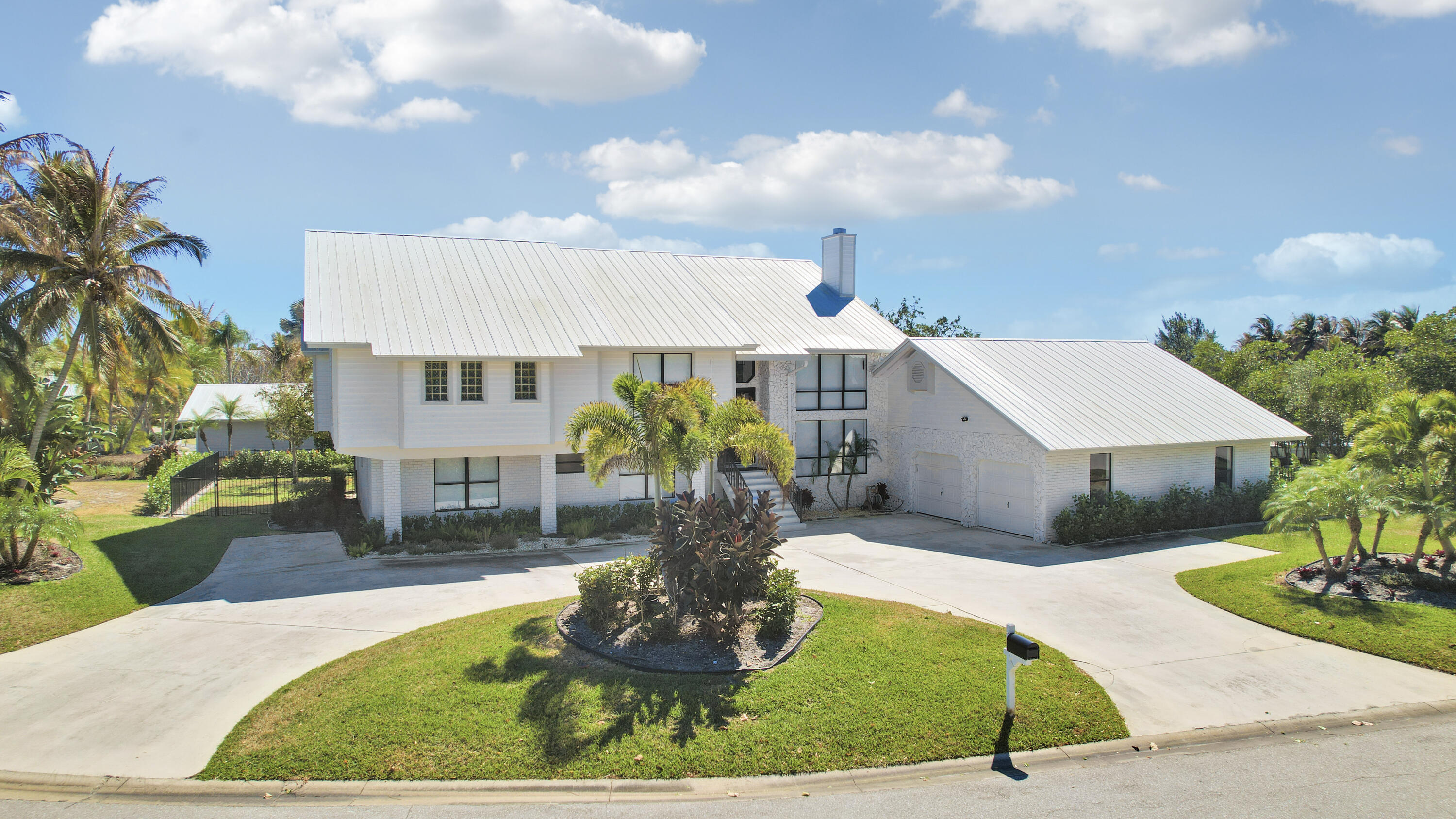 View details of listing 4290 SE Whiticar Way, Stuart, FL 34997 Stuart with MLS# 