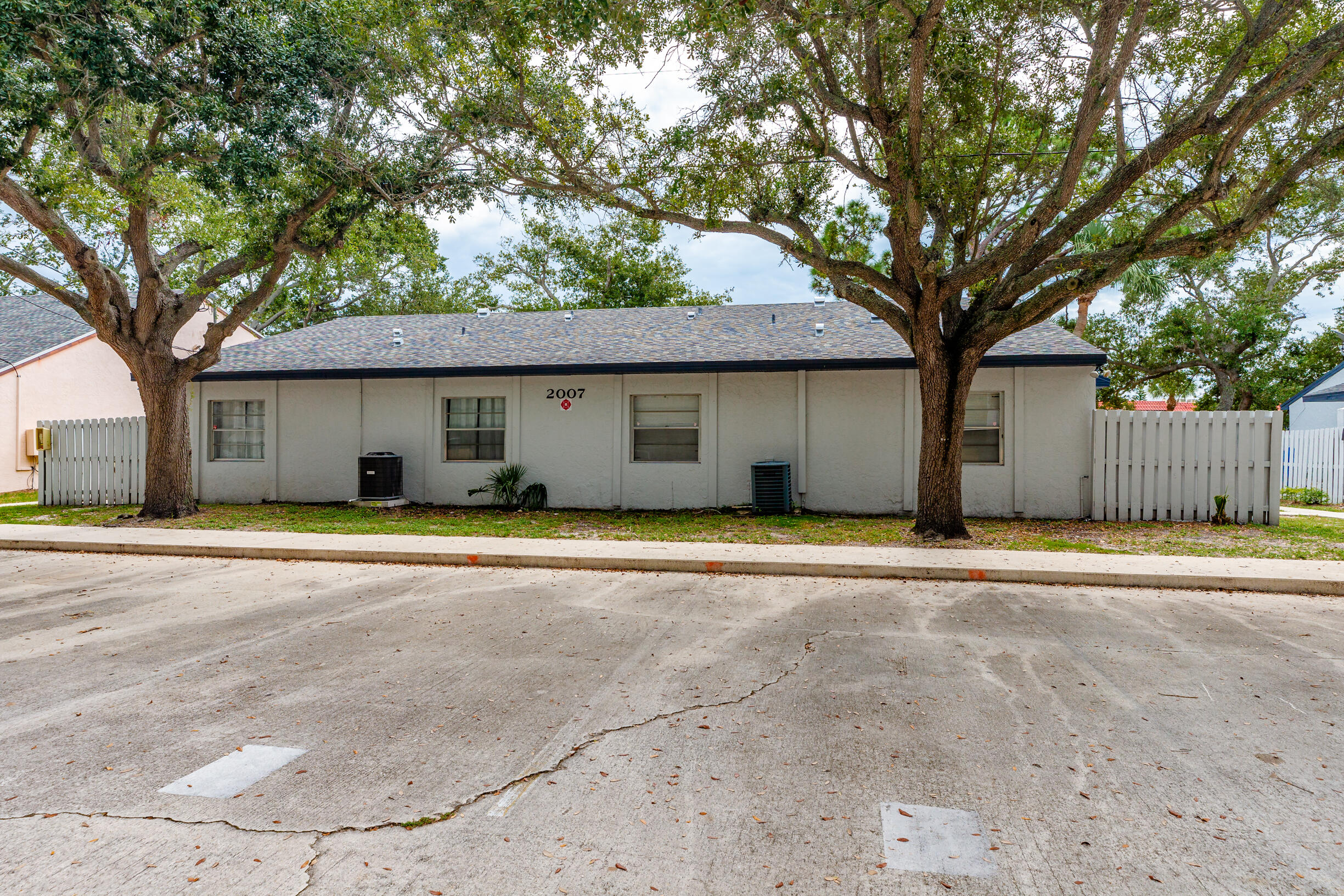 View details of listing 2007 Oleander Boulevard Apt D, Fort Pierce, FL 34950 Fort Pierce with MLS# 