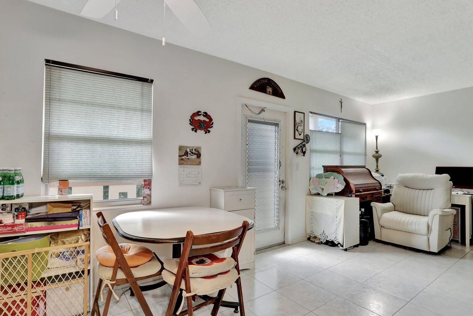 View details of listing 4076 Newport Q 4076, Deerfield Beach, FL 33442 Deerfield Beach with MLS# 