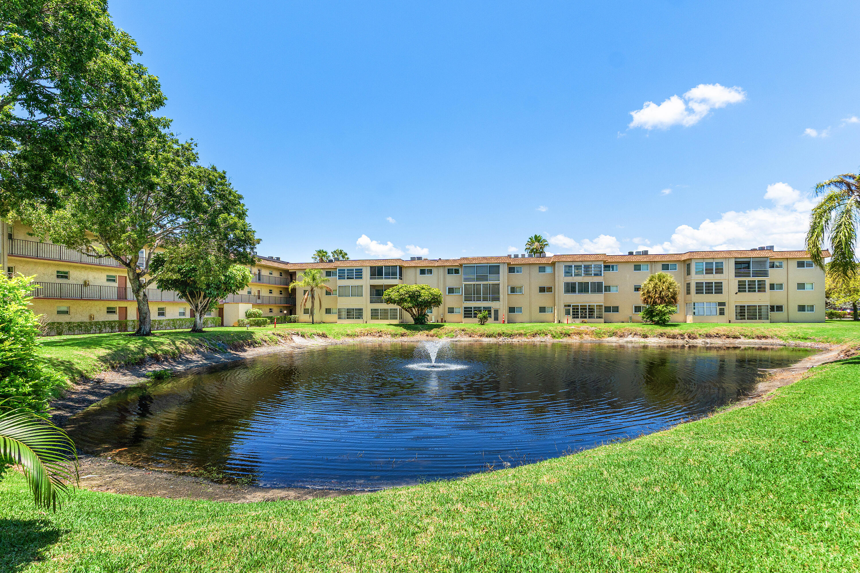 View details of listing 721 Lori Drive 208, Palm Springs, FL 33461 Palm Springs with MLS#