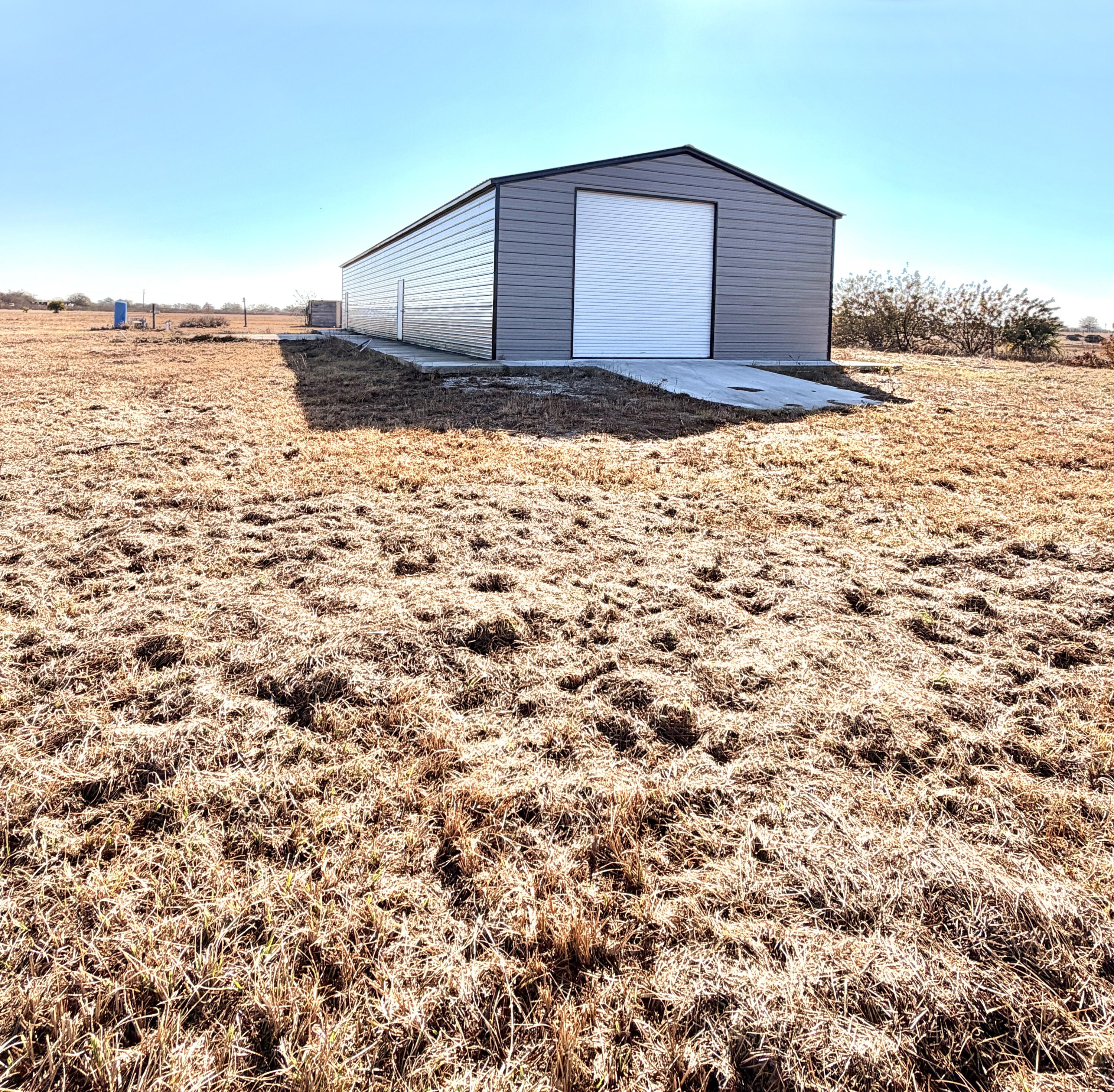 View details of listing 3970 NE 80th Avenue, Okeechobee, FL 34972 Okeechobee with MLS#
