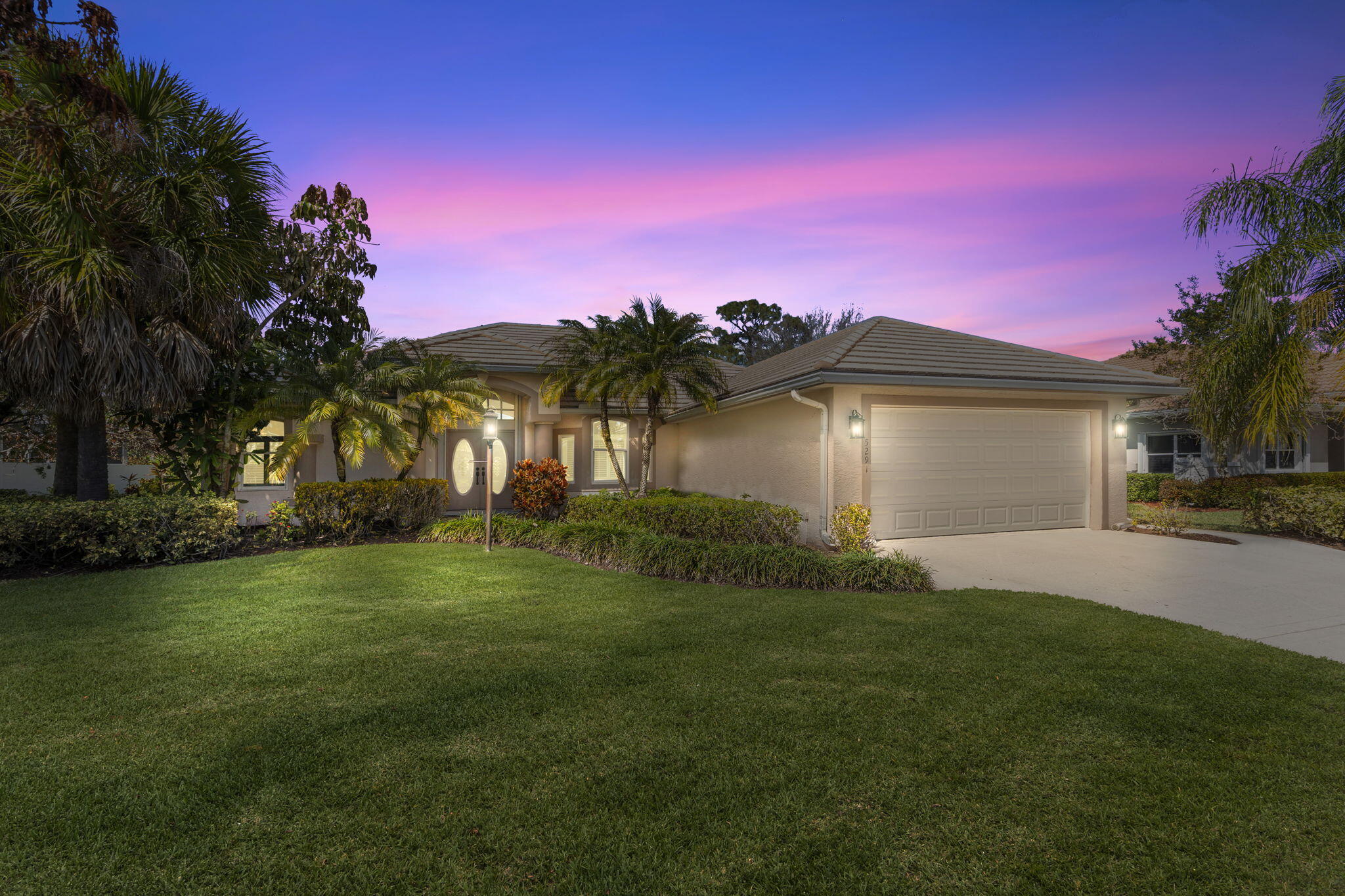 View details of listing 5291 SE Lost Lake Way, Hobe Sound, FL 33455 Hobe Sound with MLS#