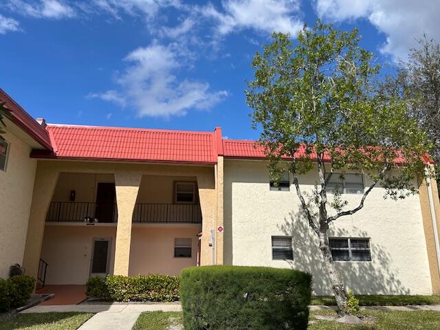 View details of listing 145 Lake Evelyn Drive, West Palm Beach, FL 33411 West Palm Beach with MLS#