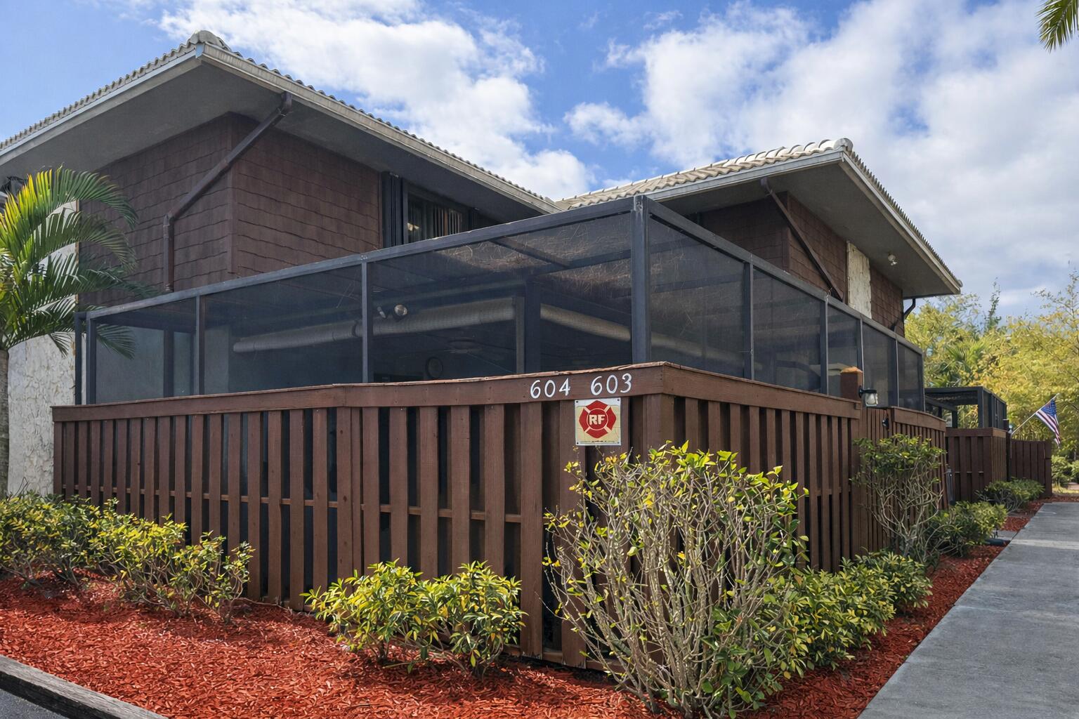 View details of listing 604 SE Castle Court D, Port St. Lucie, FL 34952 Port St. Lucie with MLS#