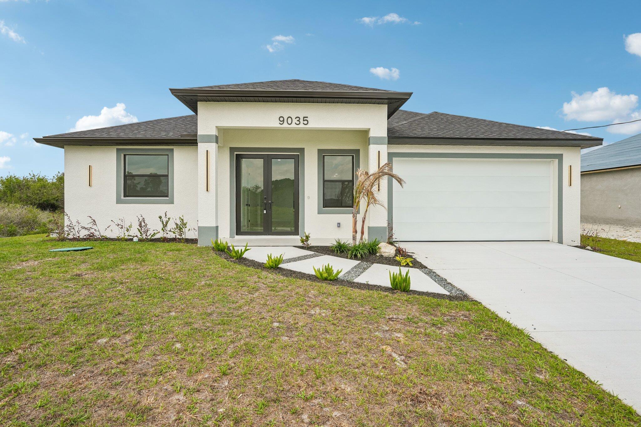 View details of listing 9035 W Broad Circle, LaBelle, FL 33935 LaBelle with MLS#