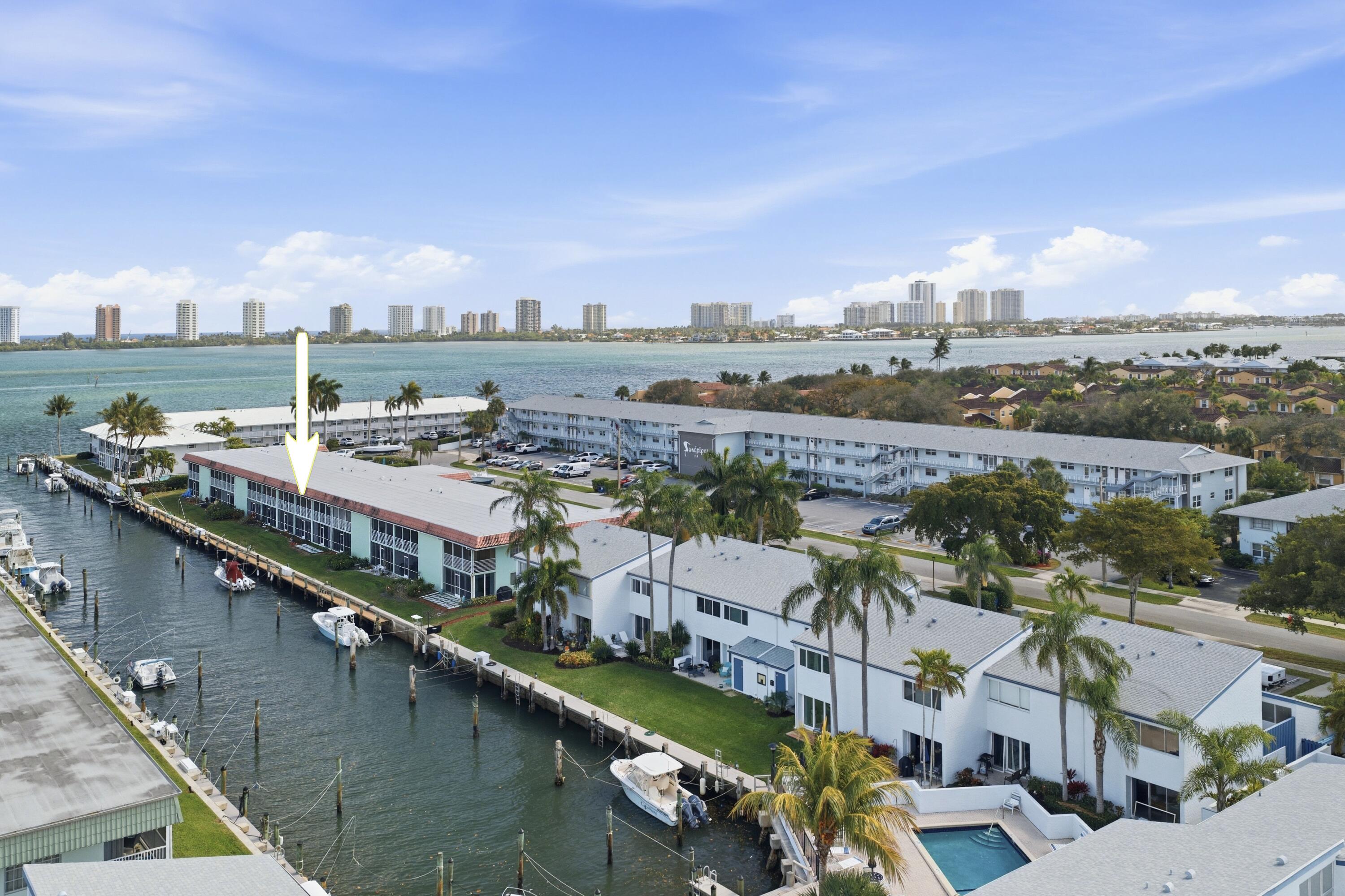 View details of listing 117 Lehane Terrace 205, North Palm Beach, FL 33408 North Palm Beach with MLS#