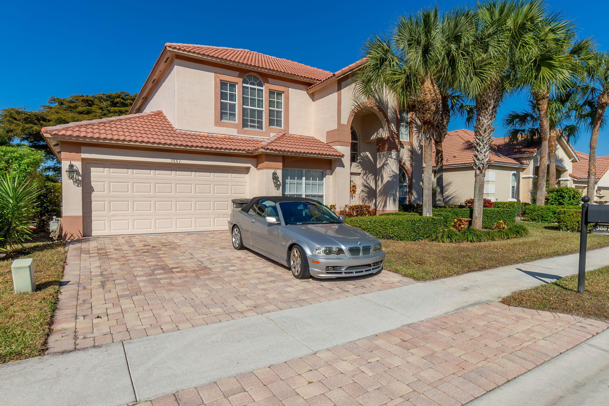 View details of listing 3887 Hamilton Key, West Palm Beach, FL 33411 West Palm Beach with MLS#