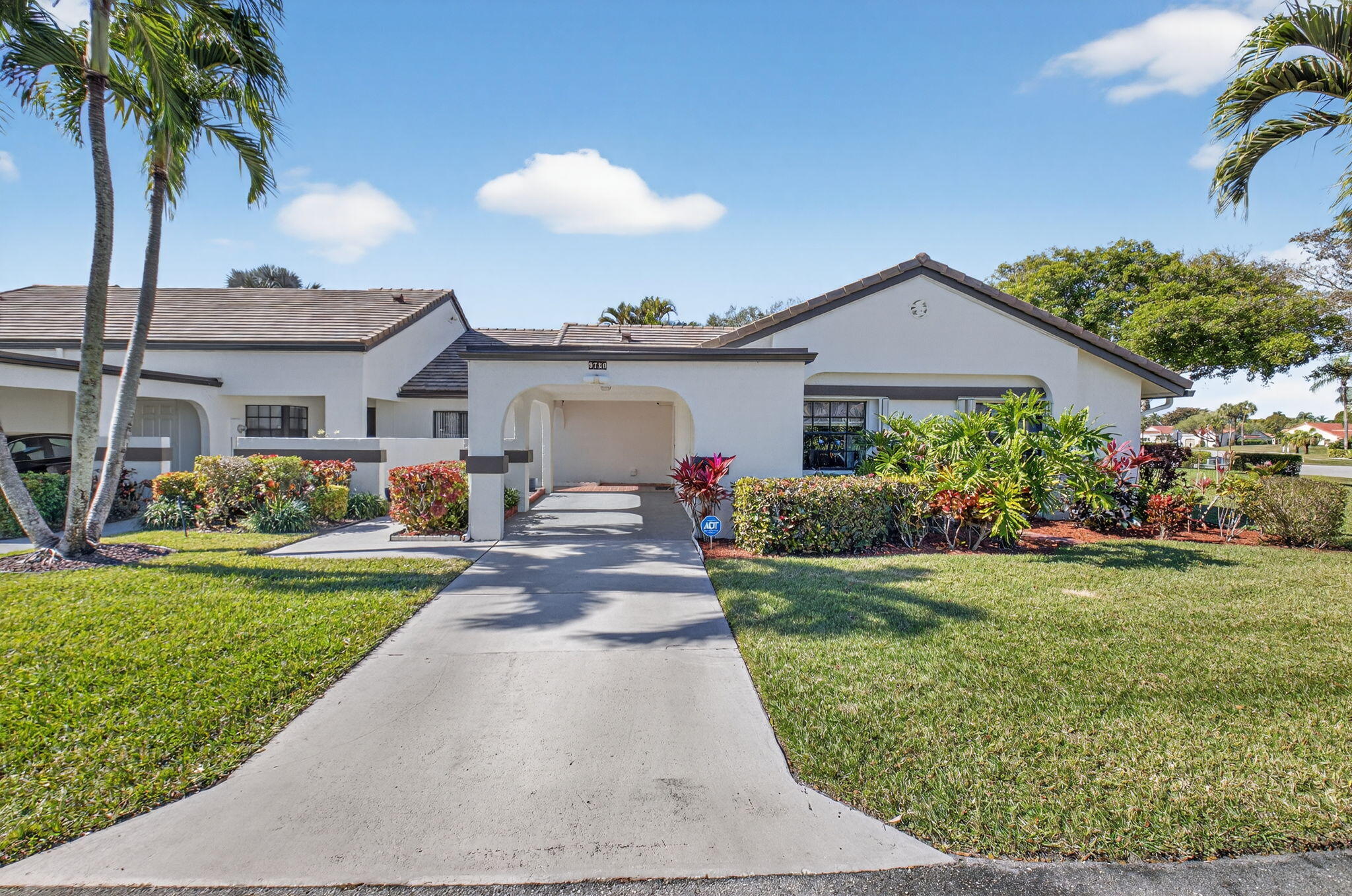 View details of listing 5750 Parkwalk Circle E, Boynton Beach, FL 33472 Boynton Beach with MLS#