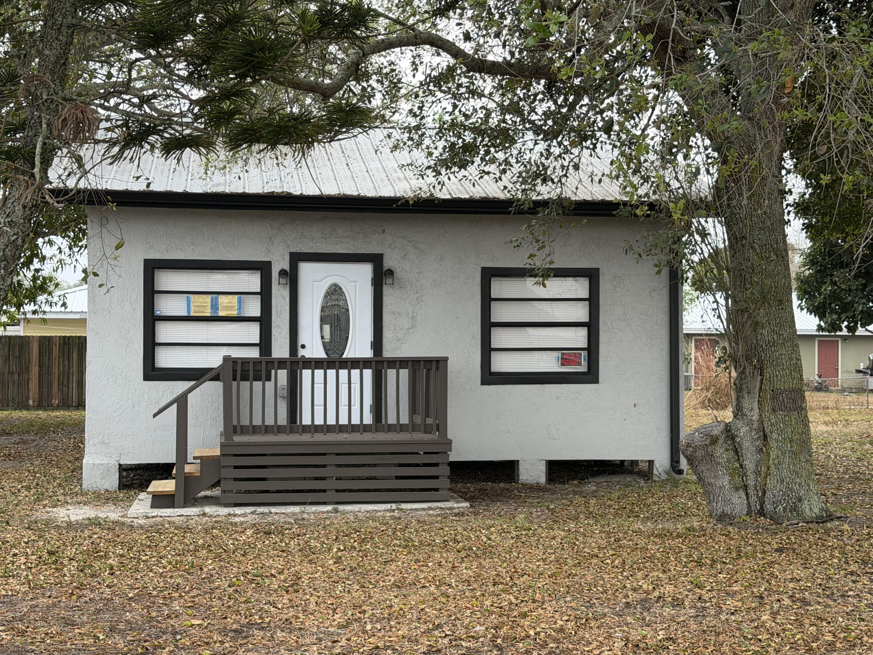 View details of listing 210 Basilan Crescent, Clewiston, FL 33440 Clewiston with MLS#