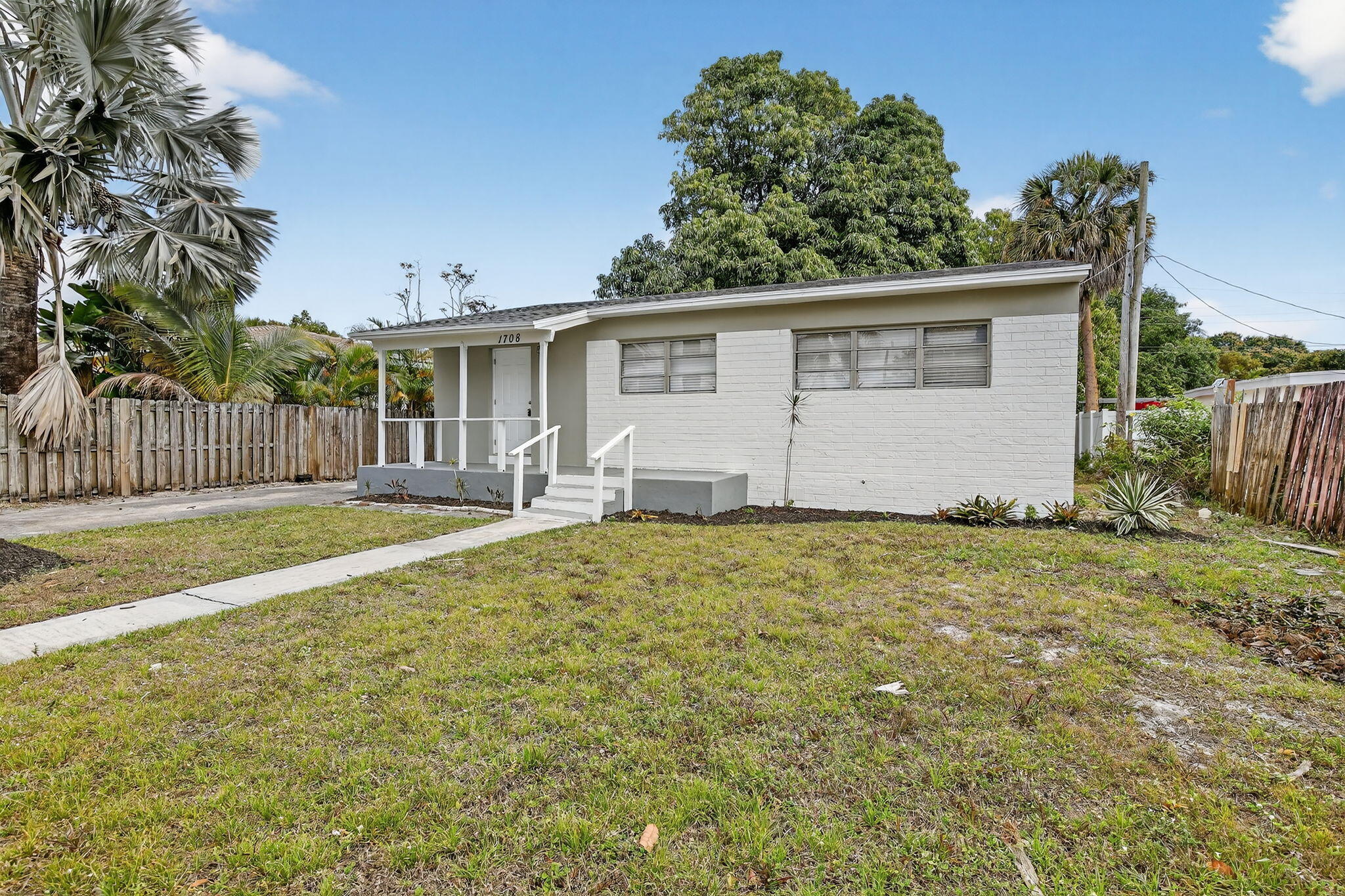 View details of listing 1708 NW 8th Avenue, Fort Lauderdale, FL 33311 Fort Lauderdale with MLS#