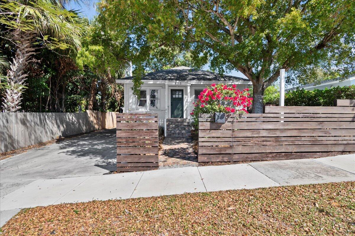 View details of listing 815 Omar Road, West Palm Beach, FL 33405 West Palm Beach with MLS#