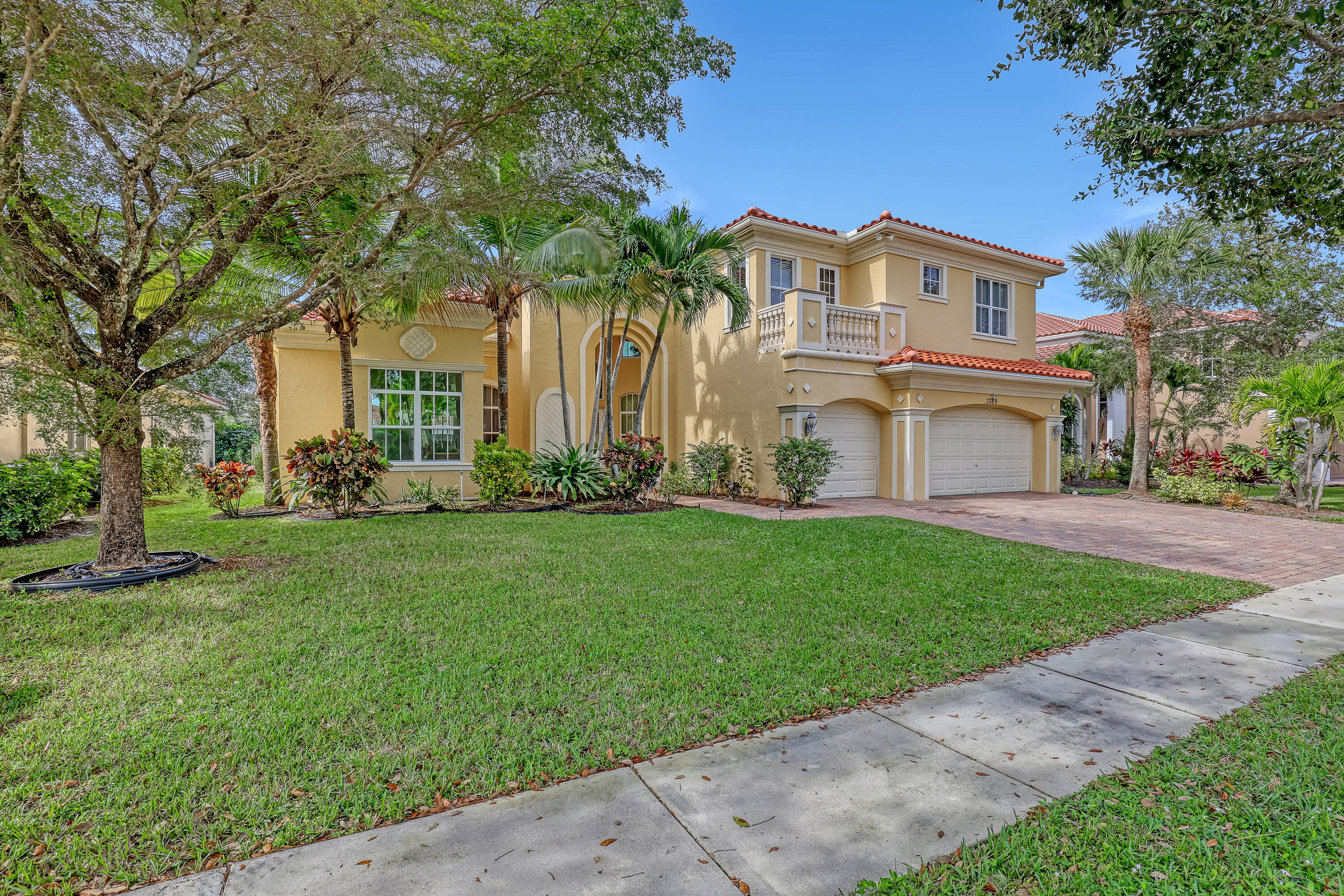 View details of listing 3389 Lago De Talavera, Lake Worth, FL 33467 Lake Worth with MLS#