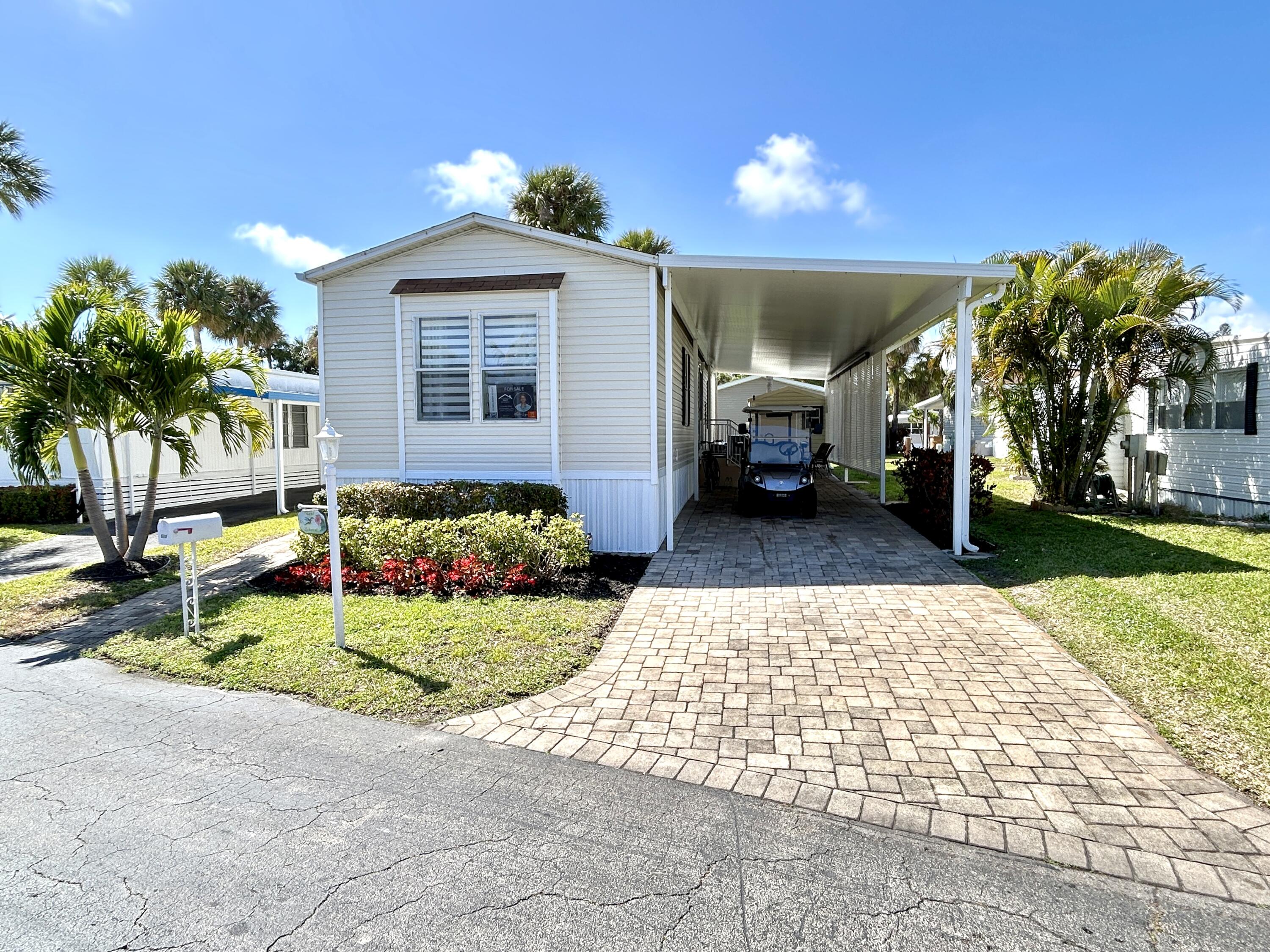 View details of listing 613 Jasmine Lane, Deerfield Beach, FL 33442 Deerfield Beach with MLS#