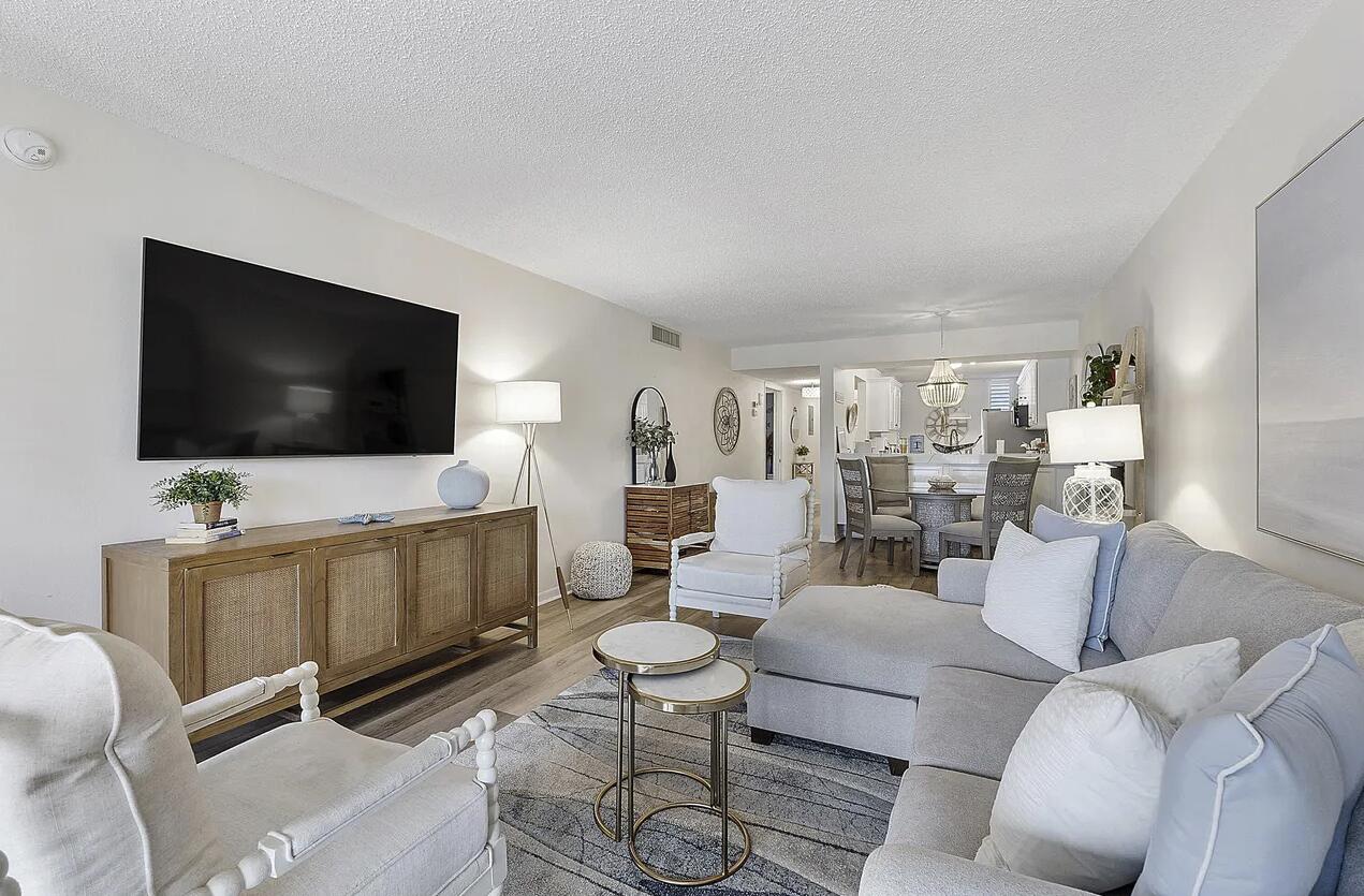 View details of listing 5722 Coral Lake Drive 210, Margate, FL 33063 Margate with MLS#