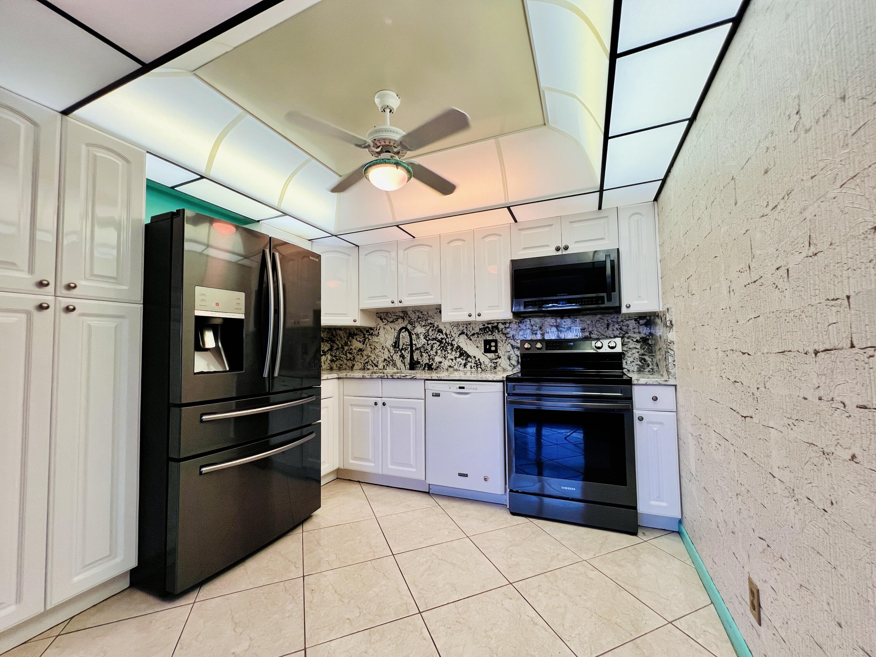 View details of listing 110 Wellington B, West Palm Beach, FL 33417 West Palm Beach with MLS#