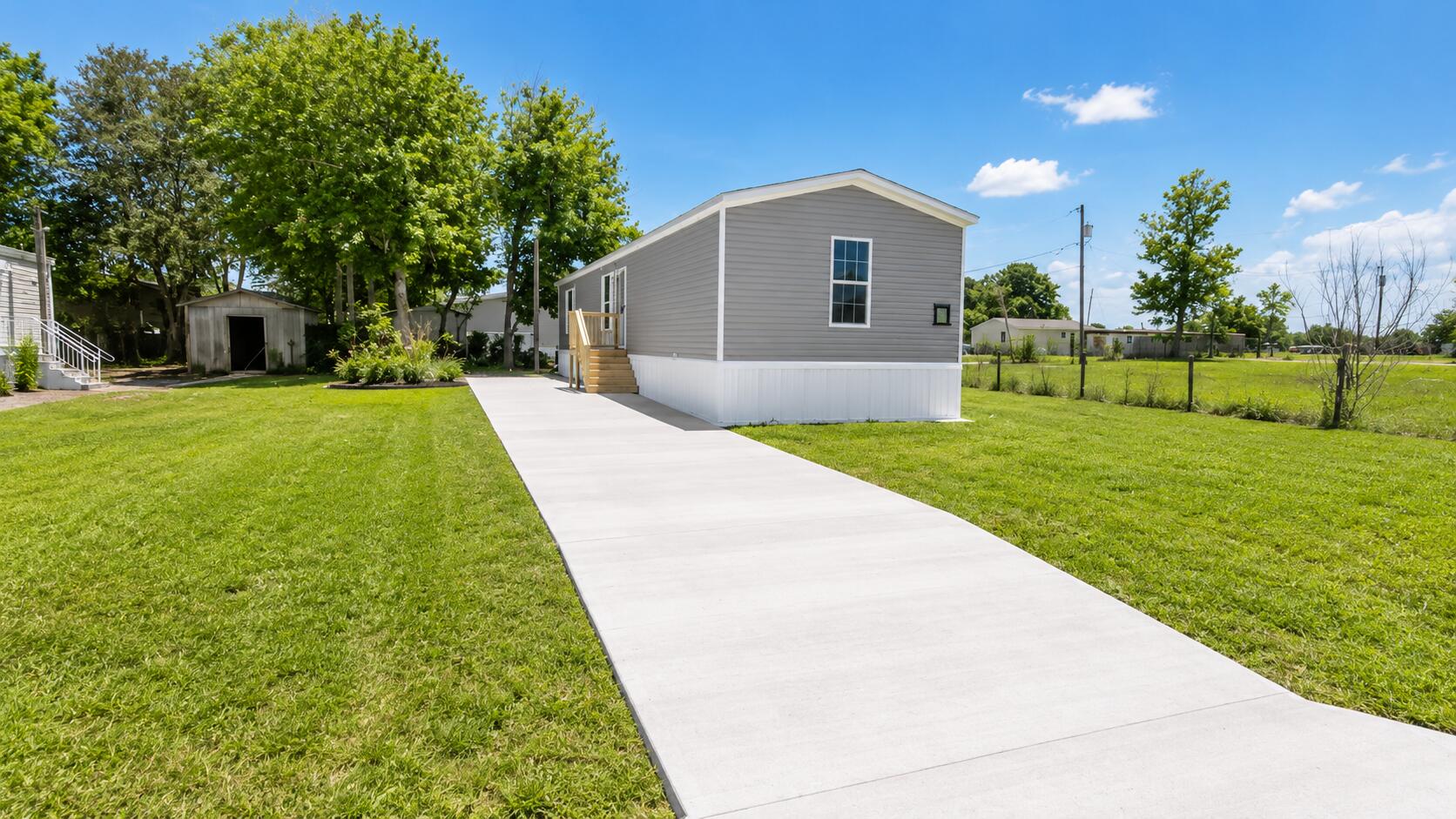 View details of listing 820 Maryland Avenue, Clewiston, FL 33440 Clewiston with MLS#