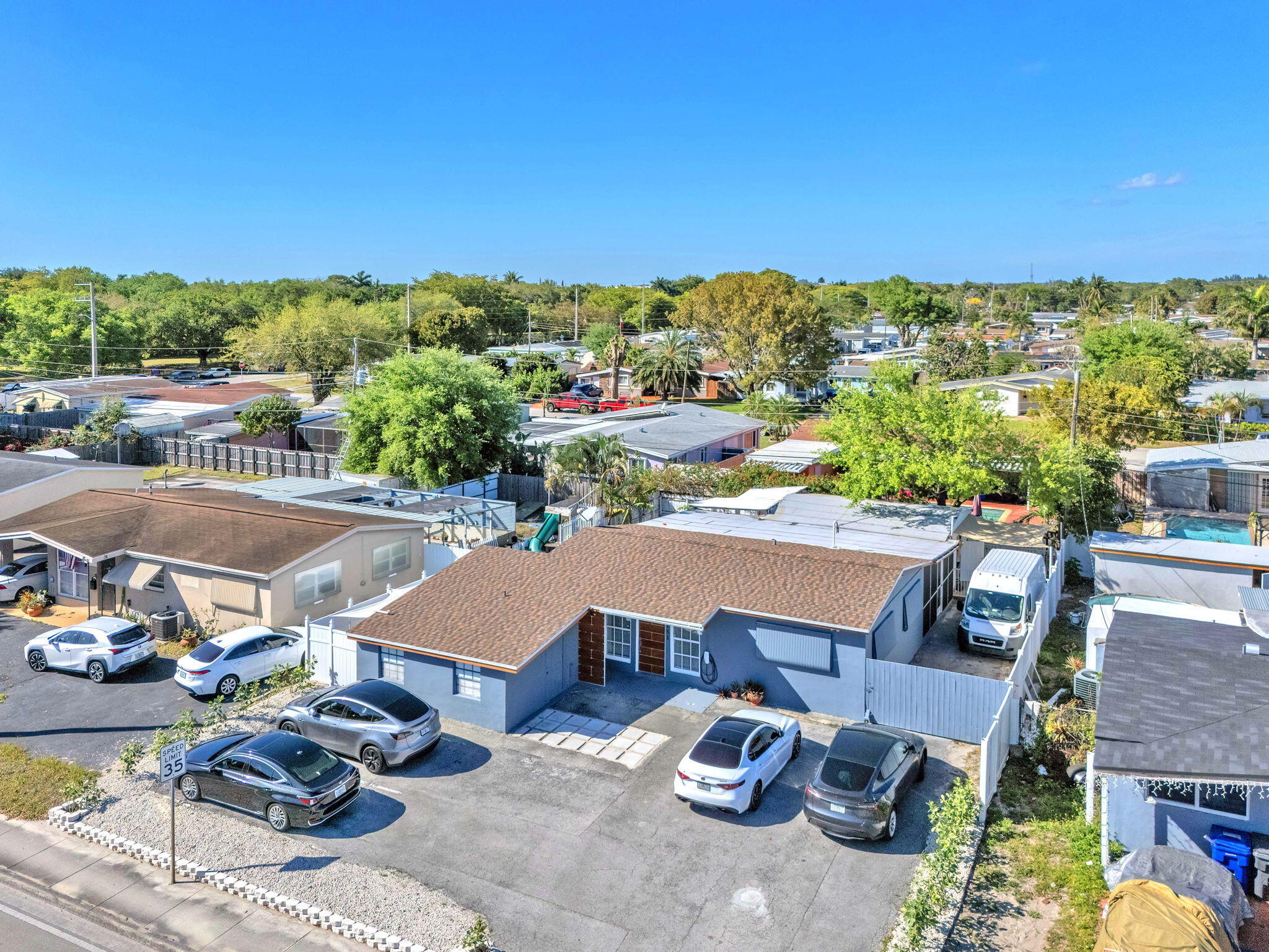 View details of listing 7151 Taft Street, Hollywood, FL 33024 Hollywood with MLS#