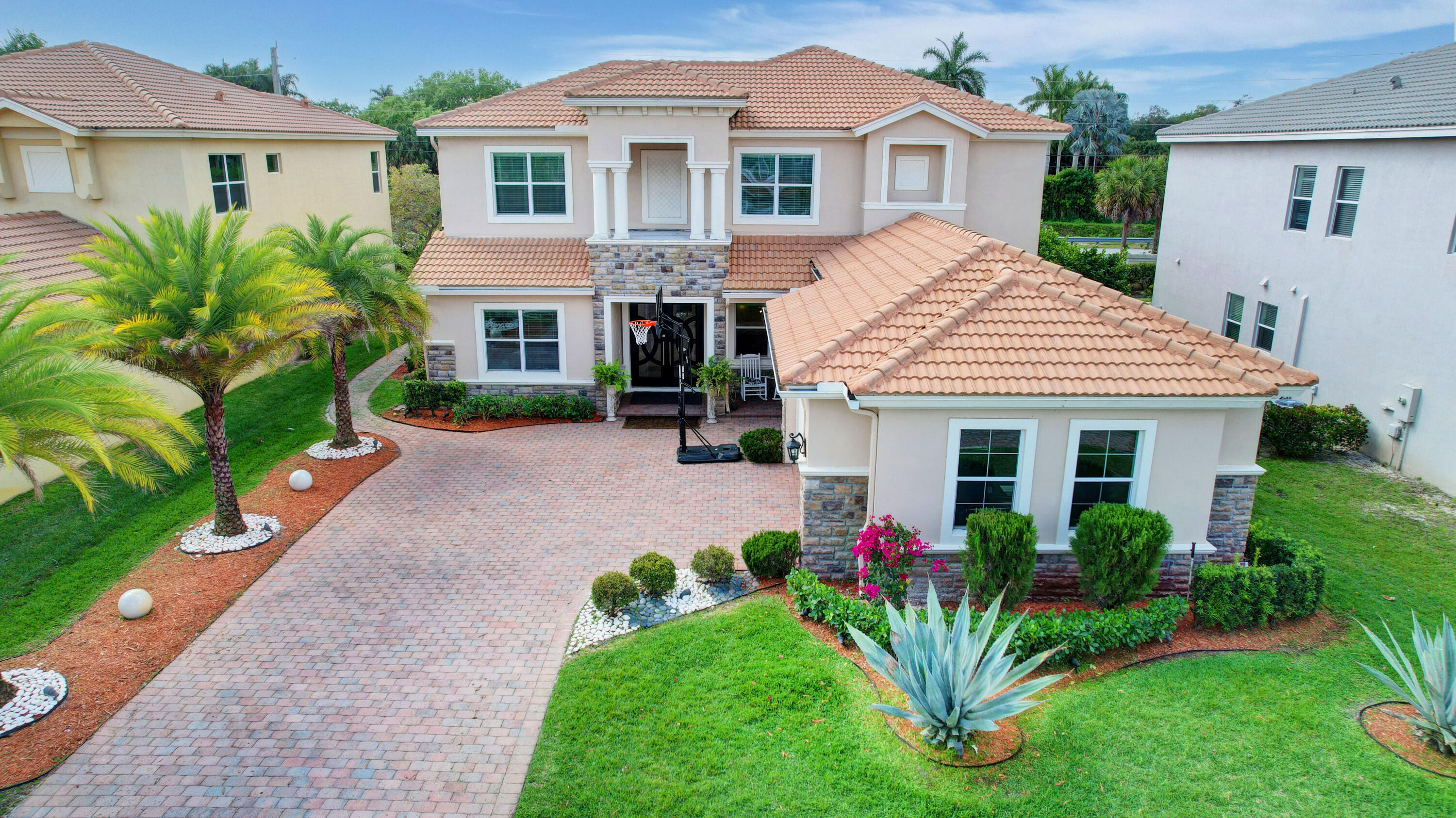 View details of listing 8952 Cypress Grove Lane, West Palm Beach, FL 33411 West Palm Beach with MLS# 