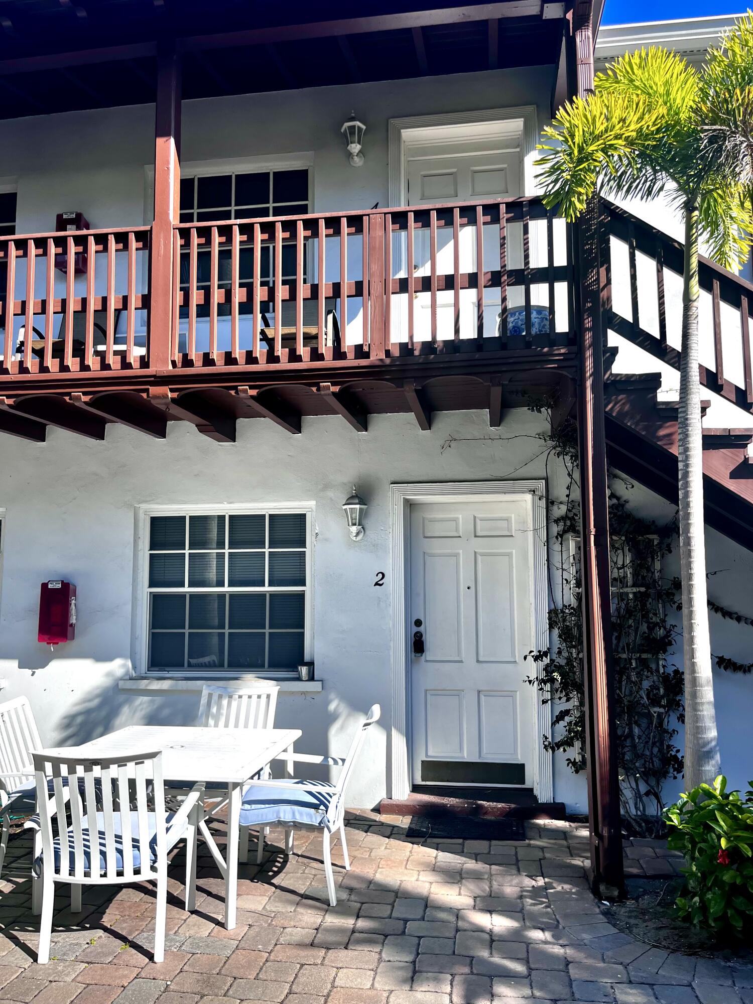 View details of listing 230 Conniston Road 4, West Palm Beach, FL 33405 West Palm Beach with MLS#