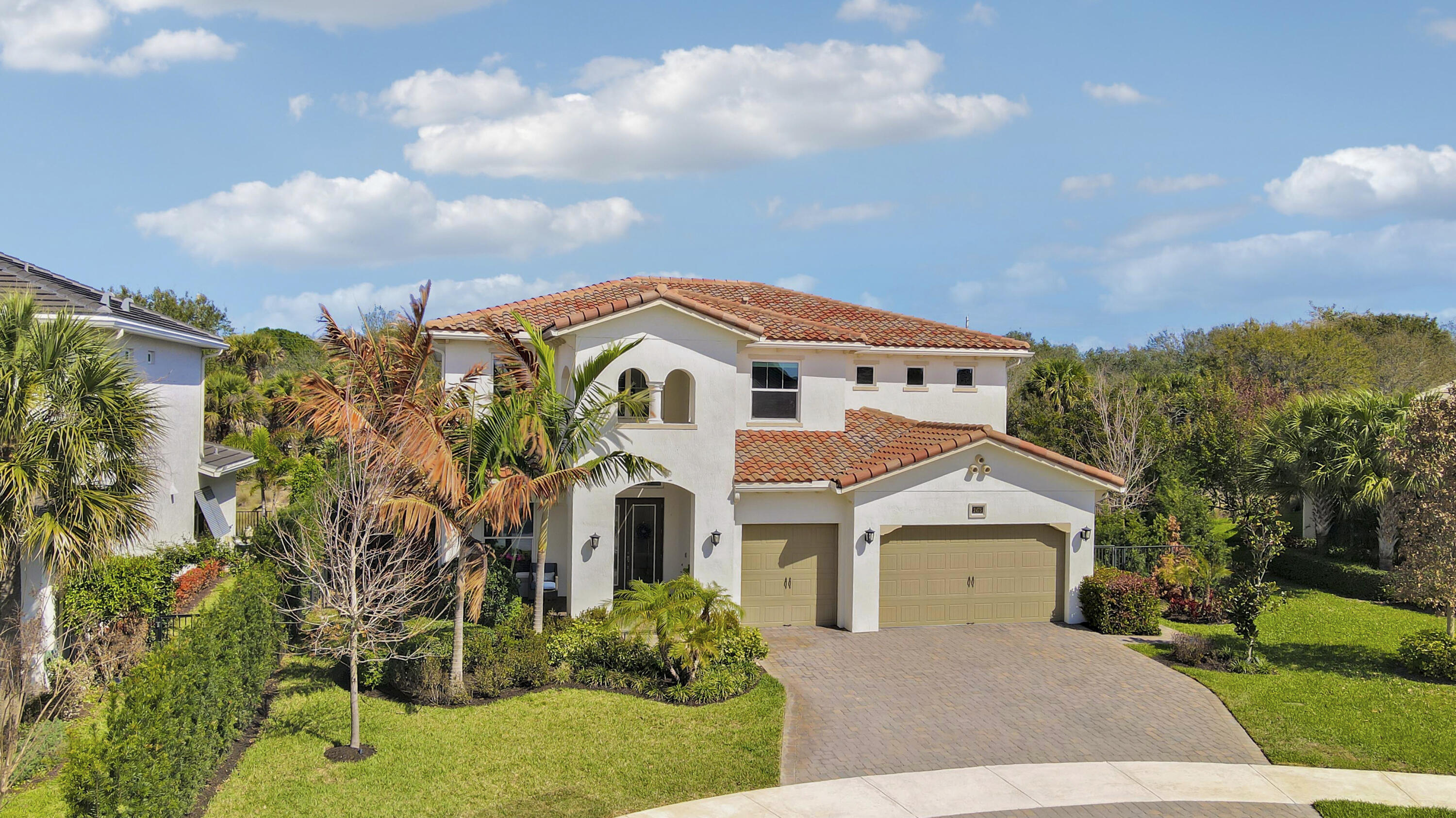 View details of listing 2475 NE Evinrude Circle, Jensen Beach, FL 34957 Jensen Beach with MLS# 