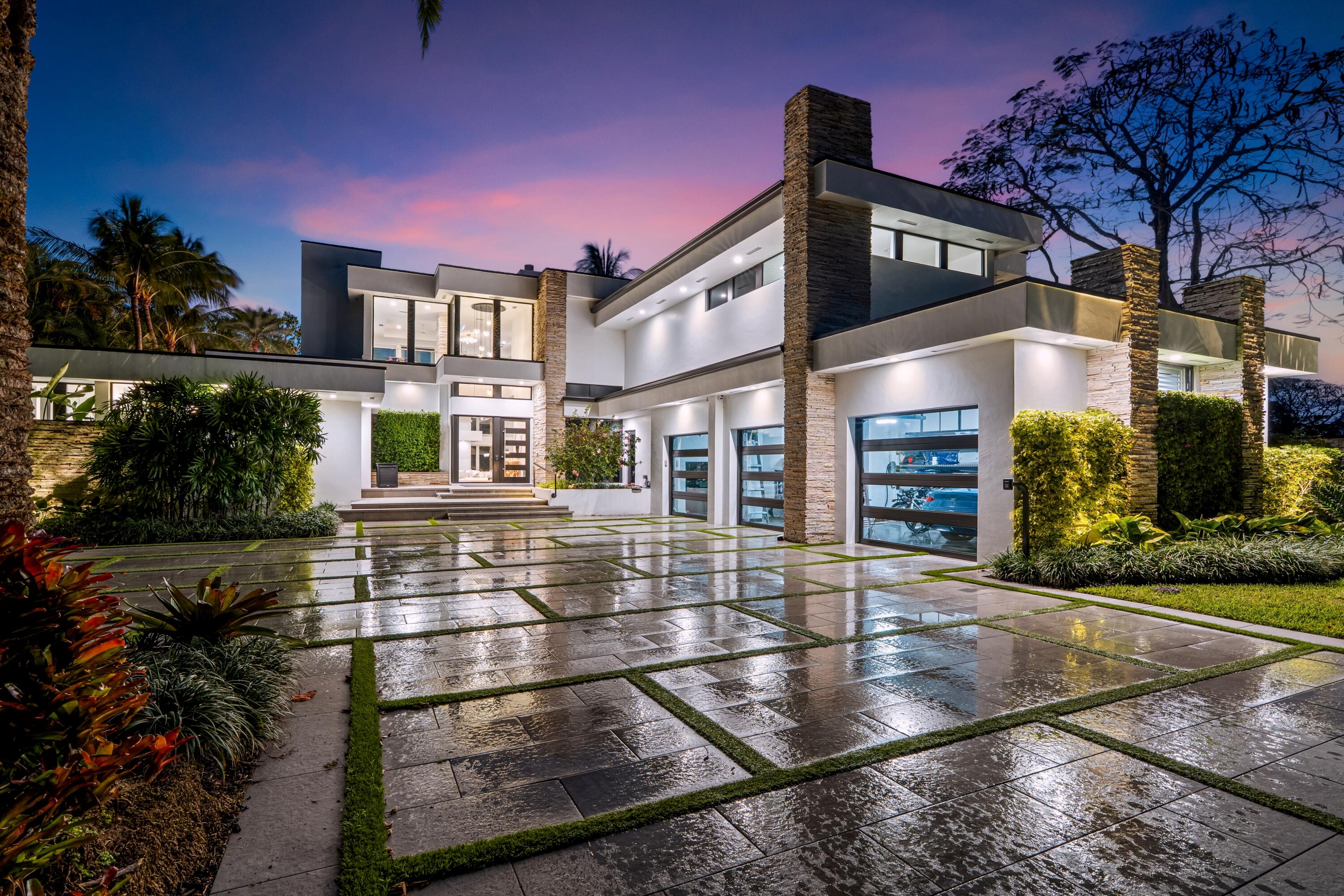 View details of listing 1080 Lake Drive, Delray Beach, FL 33444 Delray Beach with MLS# 