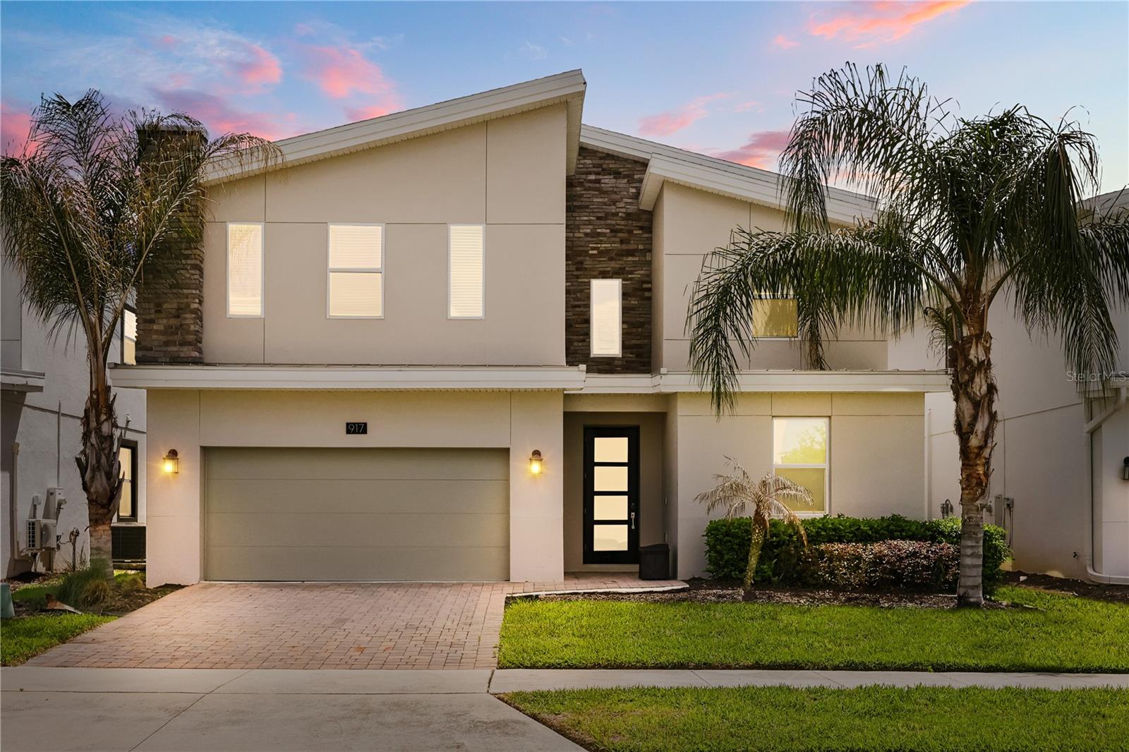 View details of listing 917 OCEAN COURSE AVE DAVENPORT with MLS# S5147137