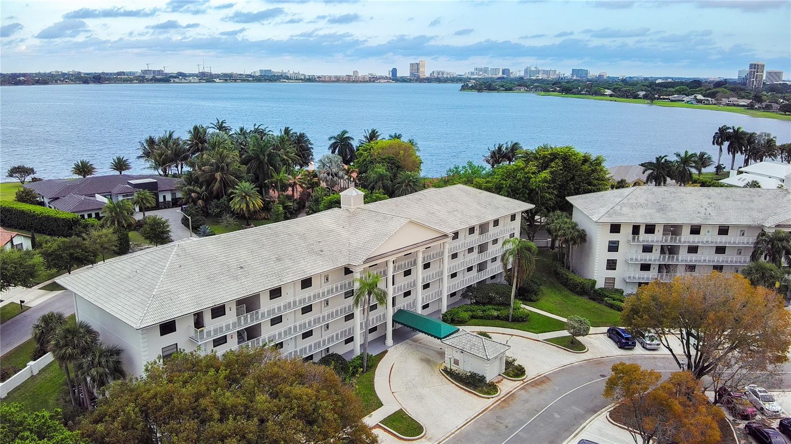Listing S5151347 3635 WHITEHALL DR #401, WEST PALM BEACH, FL 33401