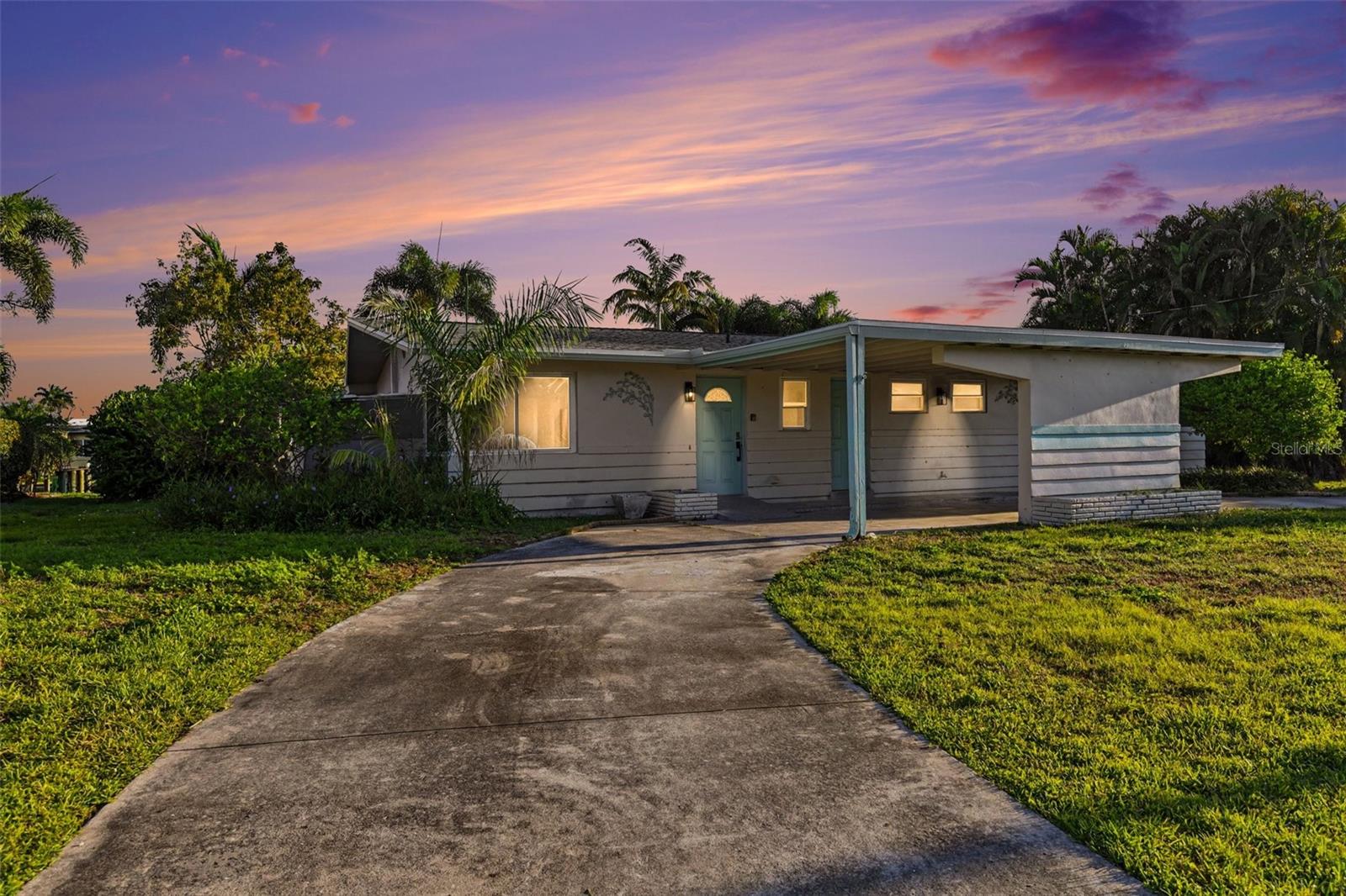 View details of listing 468 GRENIER DR NORTH FORT MYERS with MLS# TB8491049