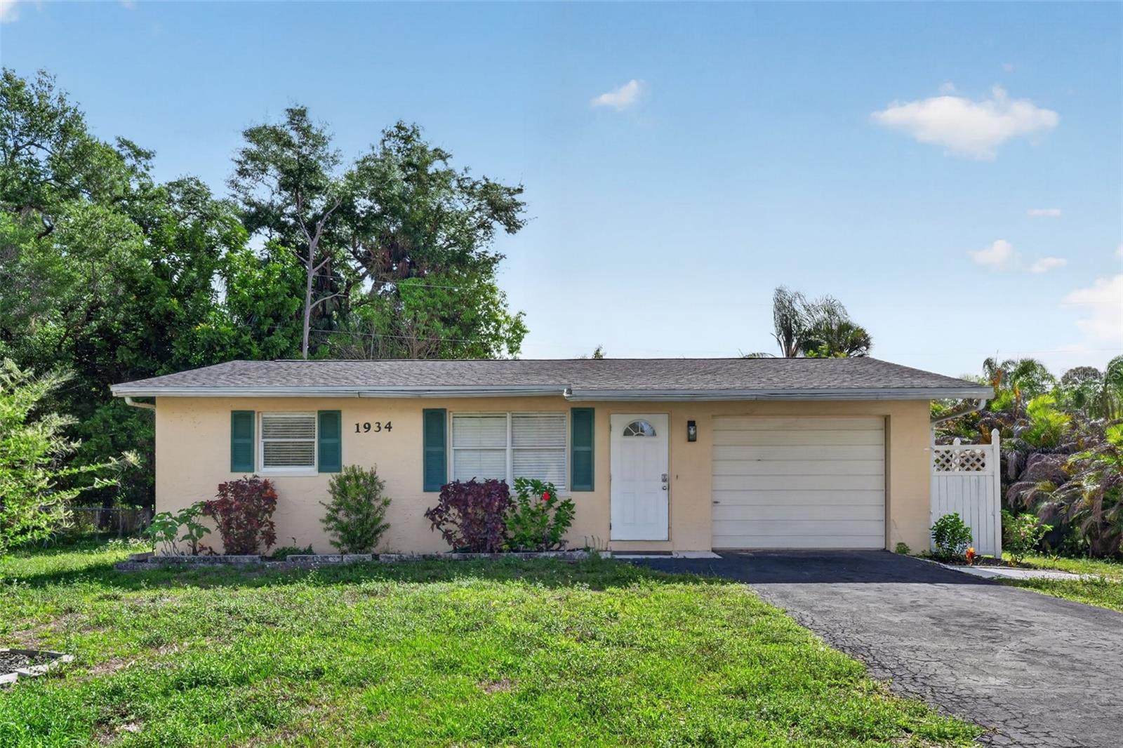 Listing TB8500454 1934 FLAMINGO DR, NORTH FORT MYERS, FL 33917